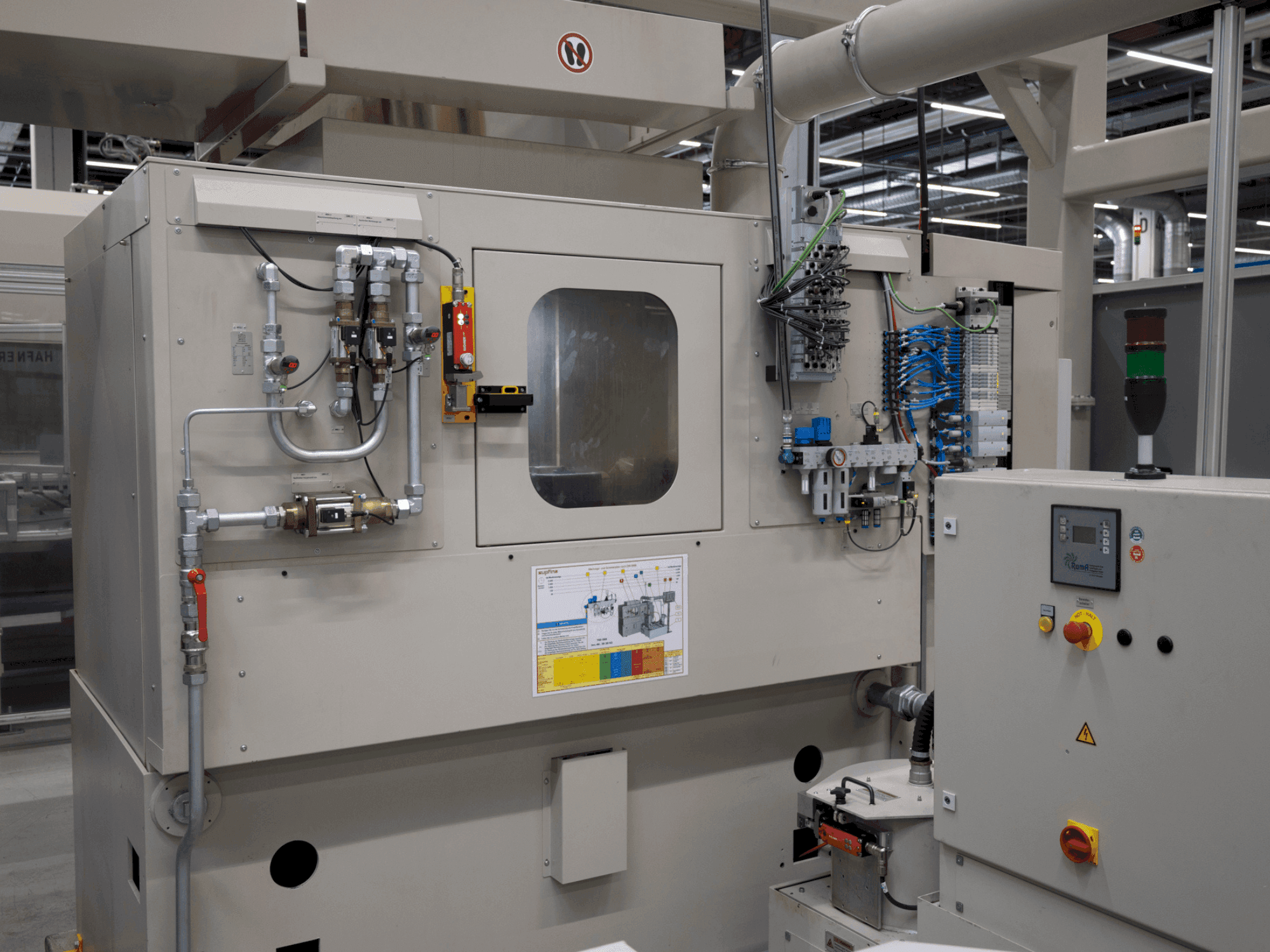 Prikaz stroja SUPFINA LCM 220/4-220/3 sprijeda
