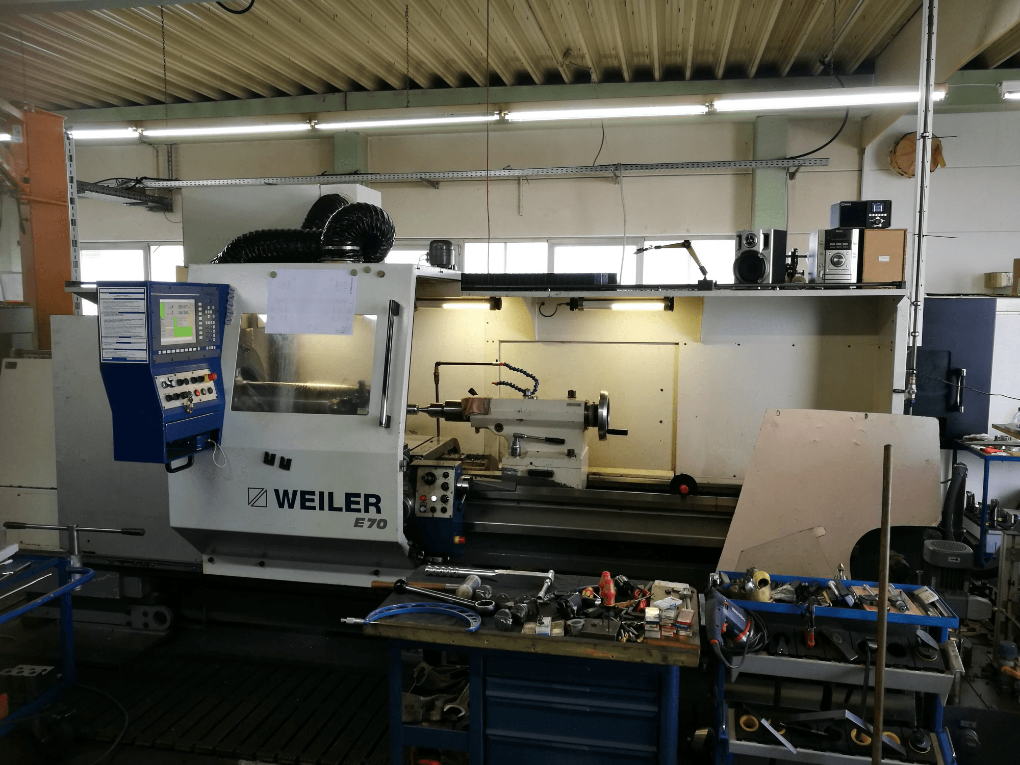 Prikaz stroja Weiler E70/3000 sprijeda