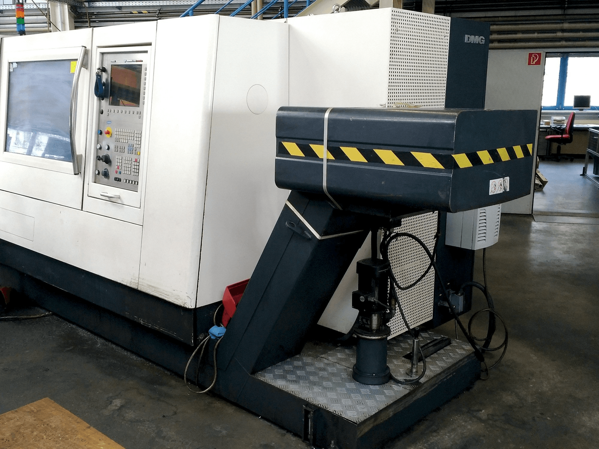 Prikaz stroja Gildemeister DMG CTX 510 eco sprijeda