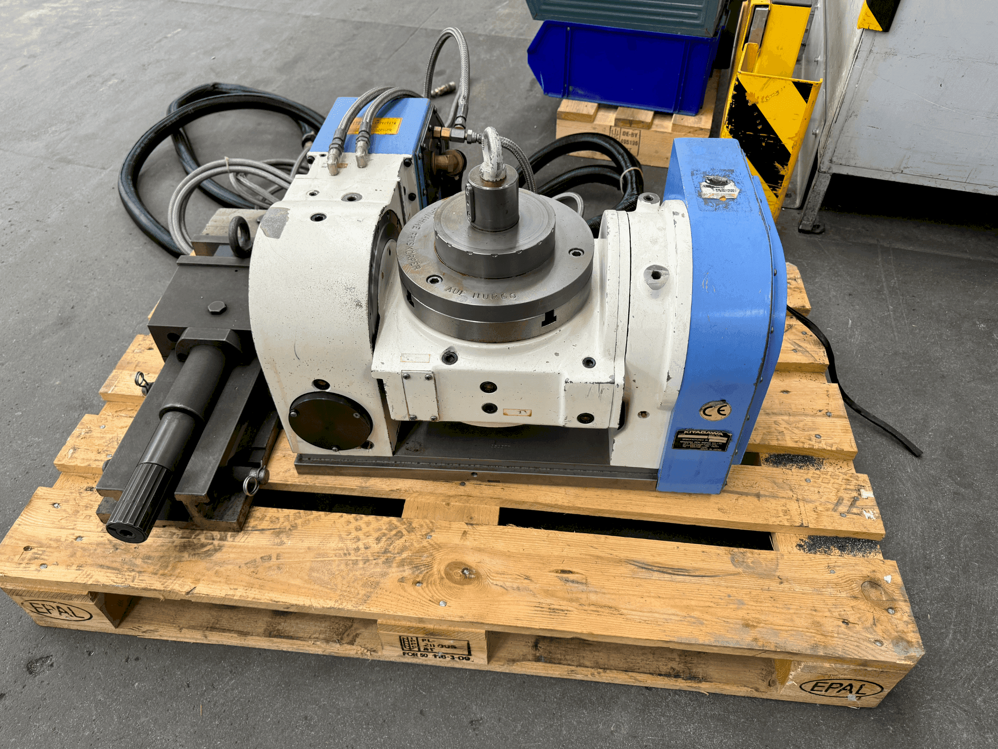 Prikaz stroja KITAGAWA TT251 HYY01 - NC ROTARY TABLE (2005) sprijeda