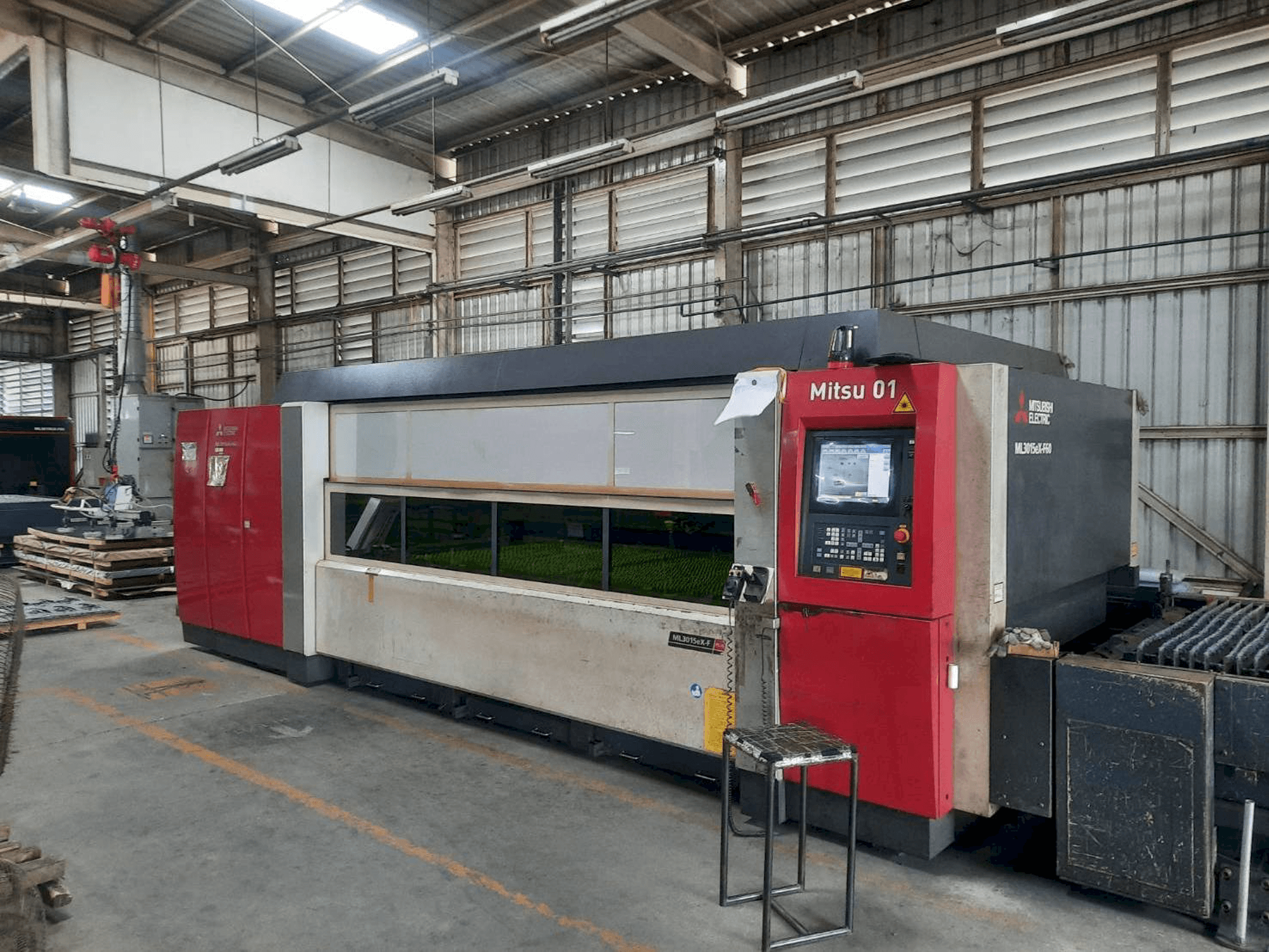 Prikaz stroja Mitsubishi ML3015eX F60 sprijeda