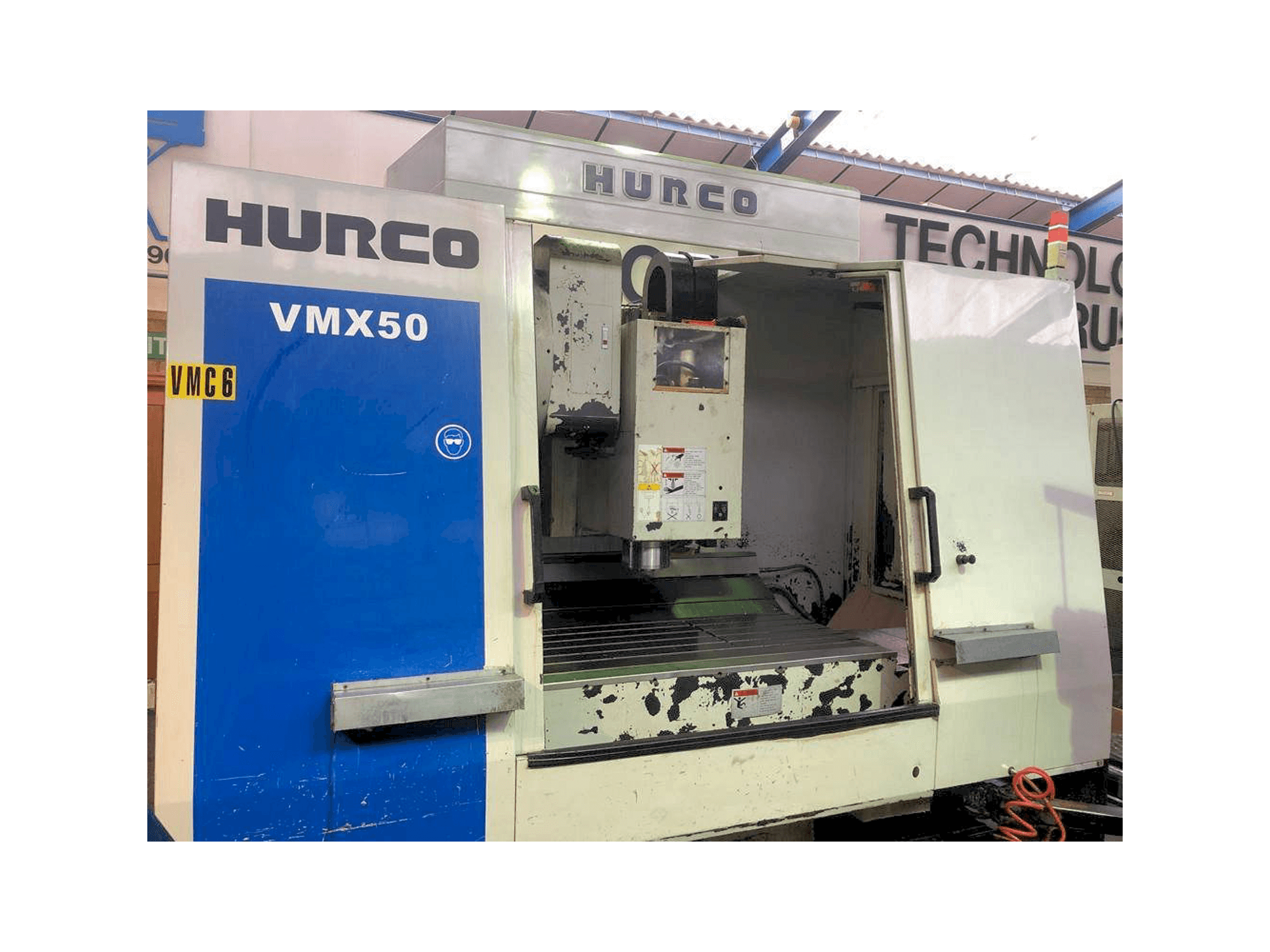 Prikaz stroja Hurco VMX 50/40T sprijeda