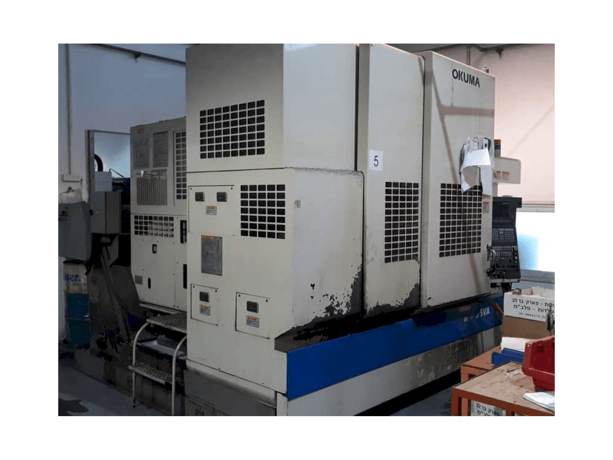 Prikaz stroja Okuma MX-55 VA sprijeda