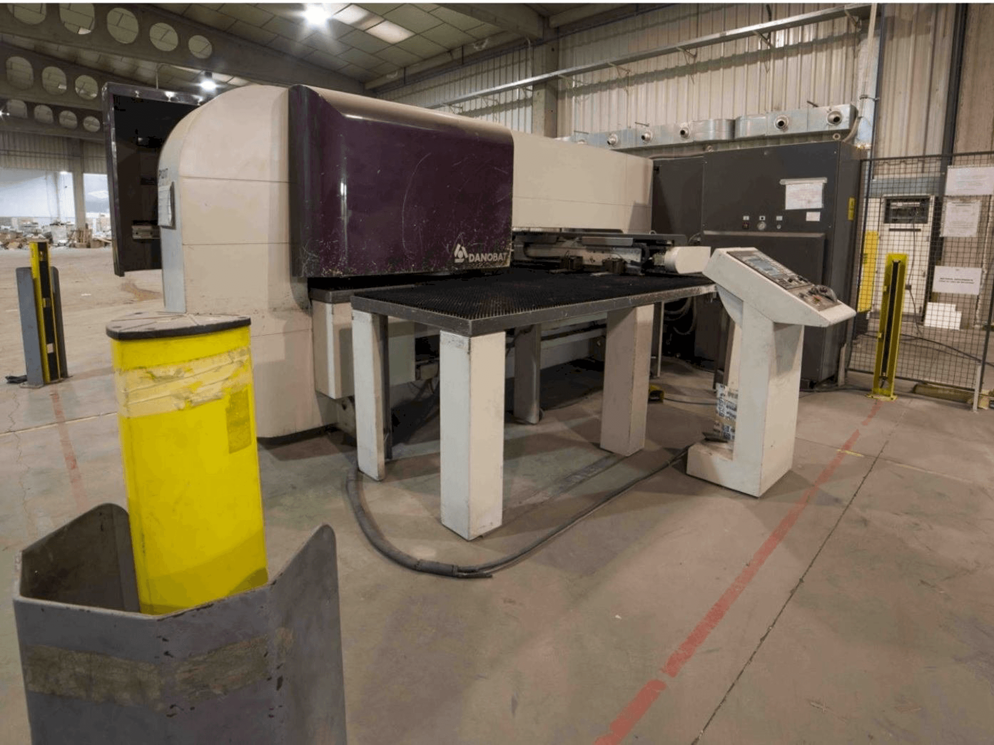 Prikaz stroja DANOBAT P1317 sprijeda