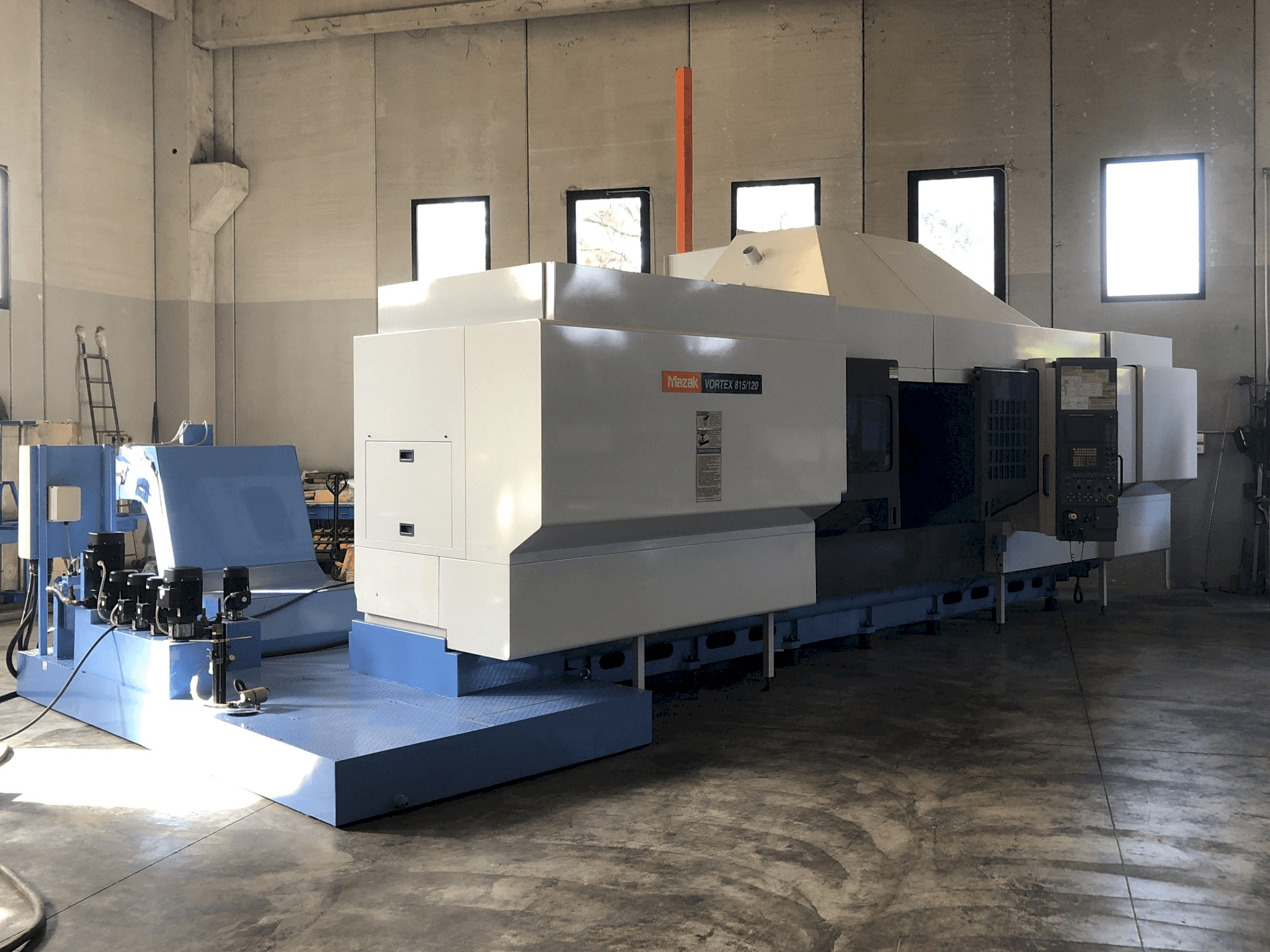 Prikaz stroja Mazak VORTEX 815/120 sprijeda