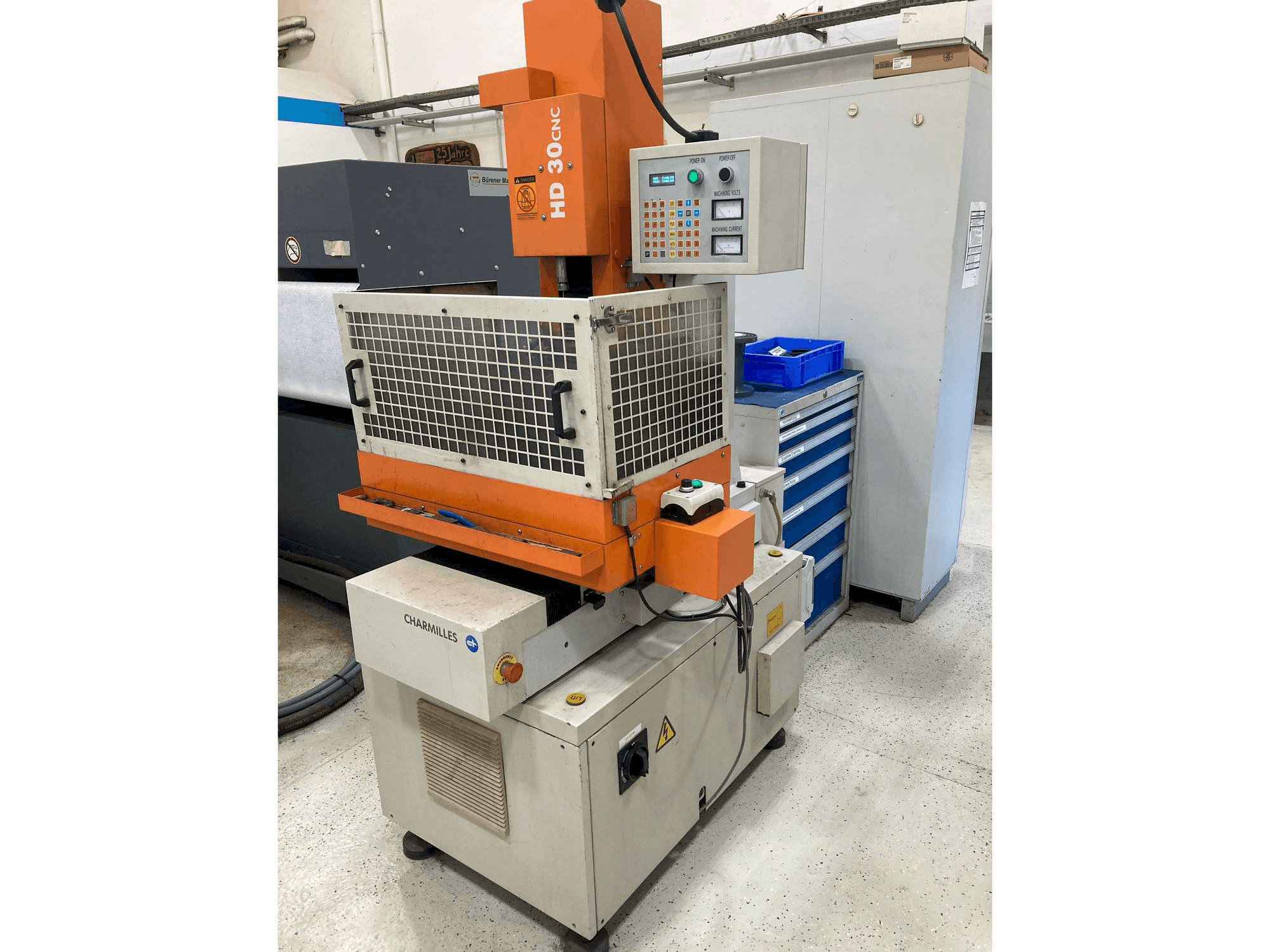 Prikaz stroja CHARMILLES HD30CNC sprijeda