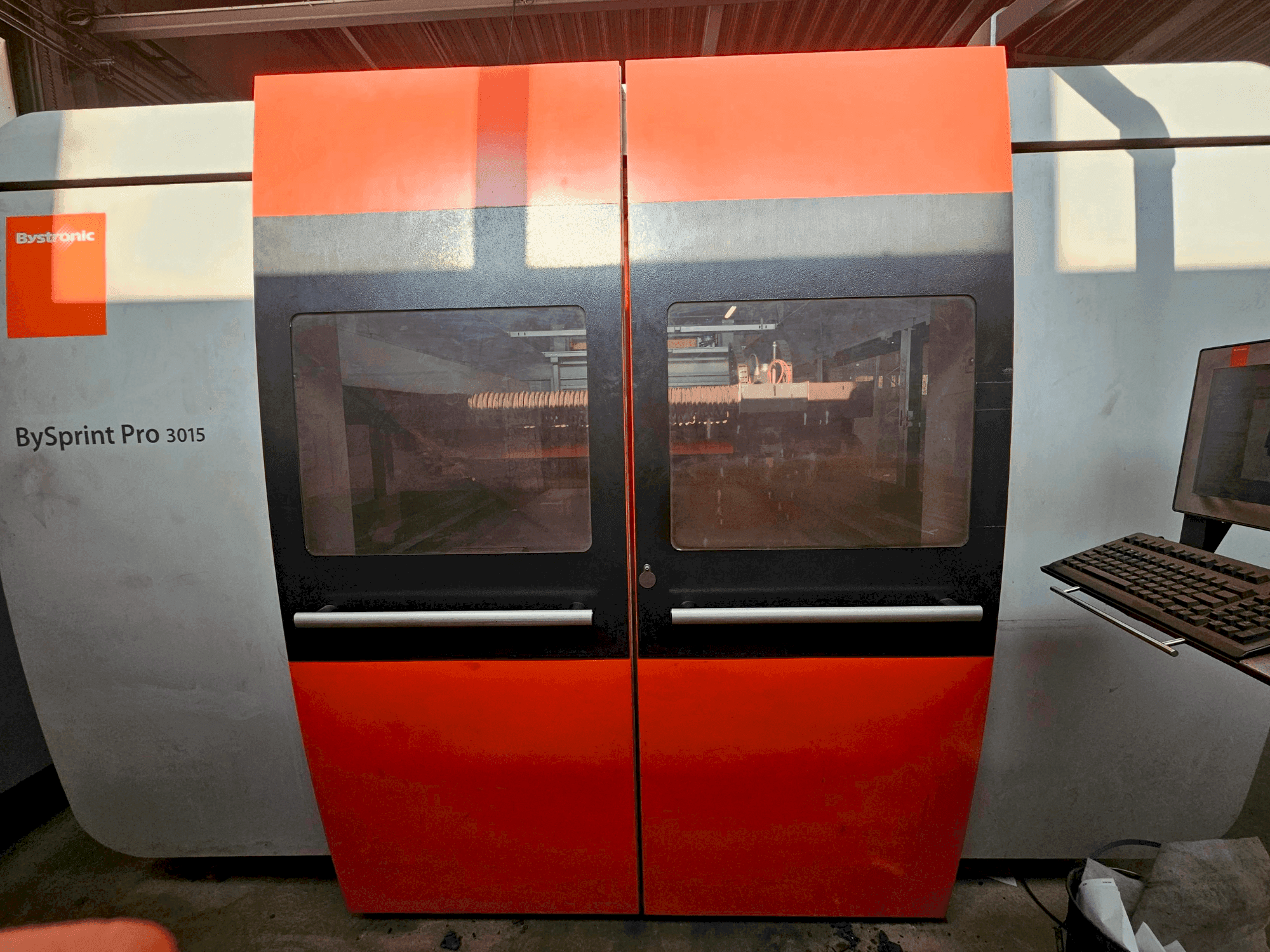 Prikaz stroja Bystronic Bysprint Pro 3015 sprijeda