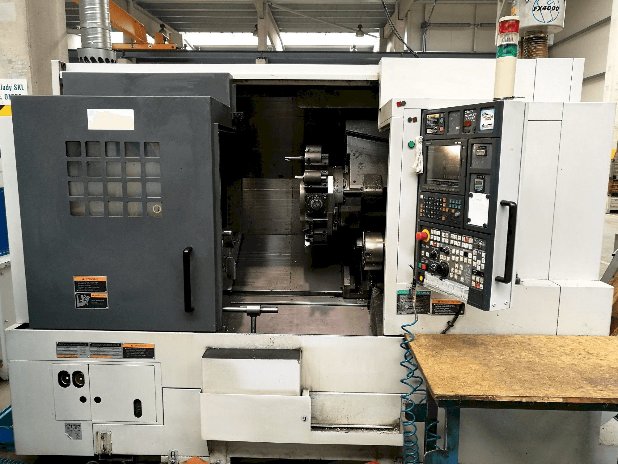 Prikaz stroja MORI SEIKI NL 2500 SMC sprijeda