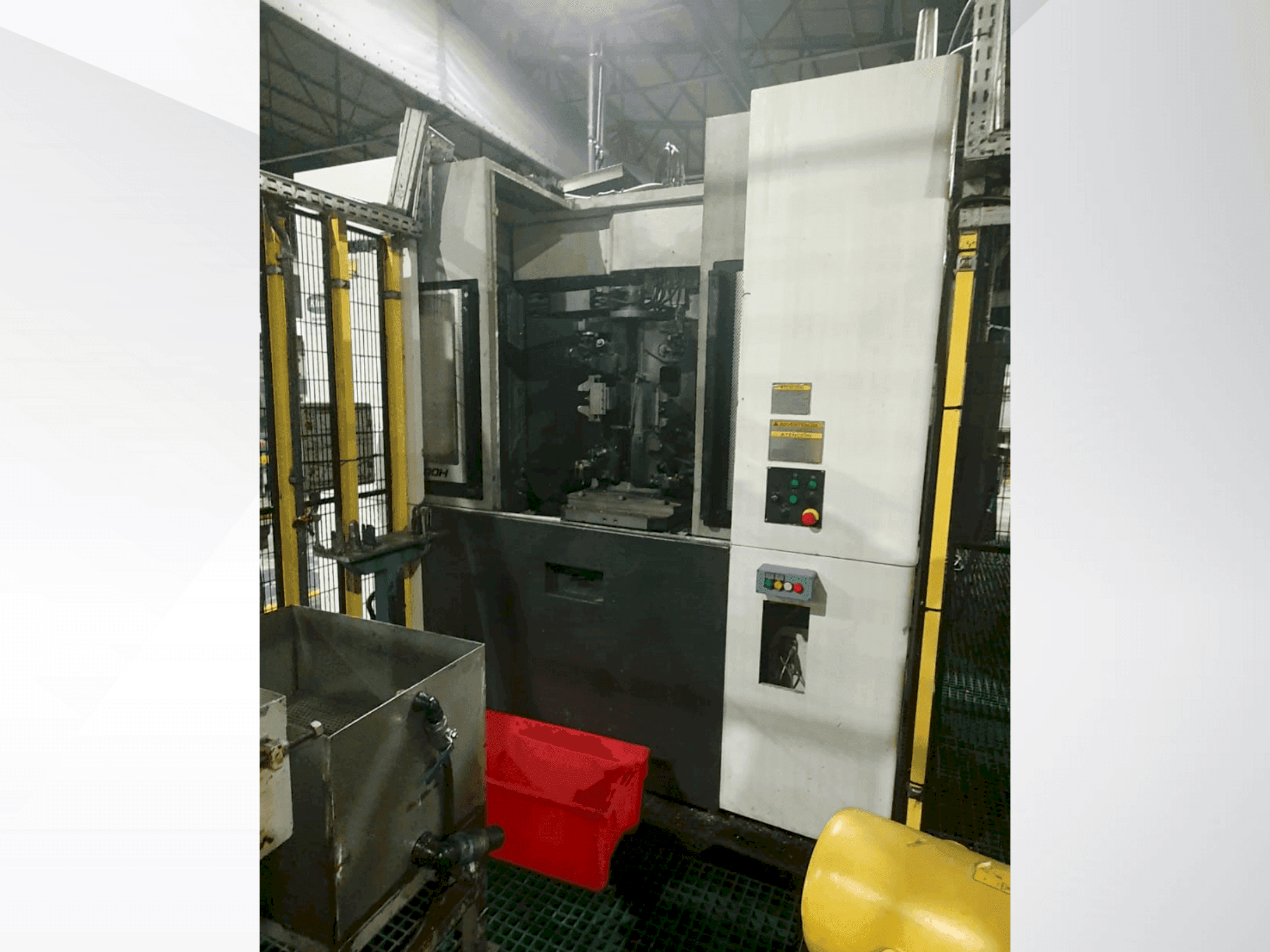 Prikaz stroja Okuma MB-5000H sprijeda