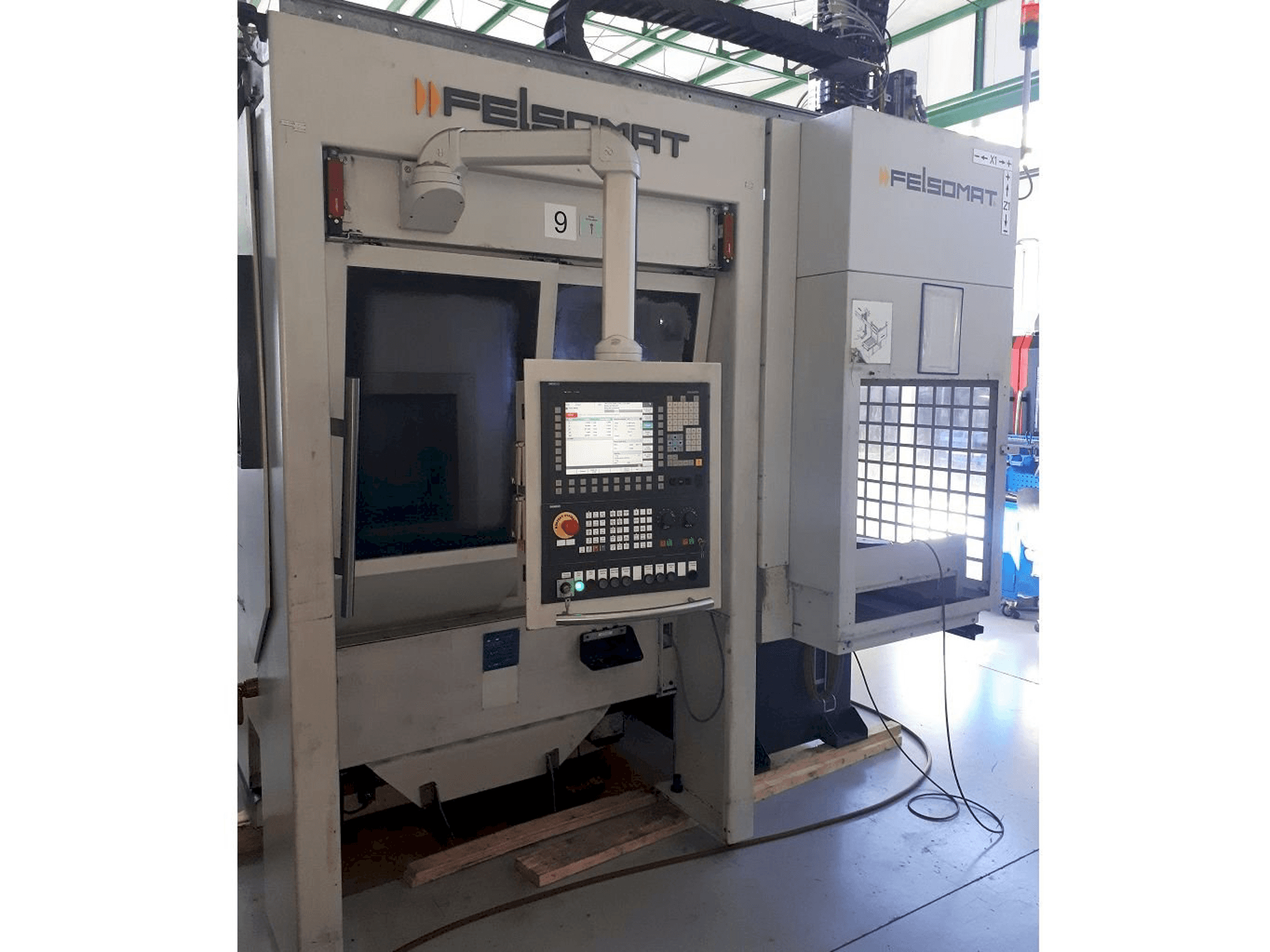 Prikaz stroja Felsomat FTC 160 sprijeda