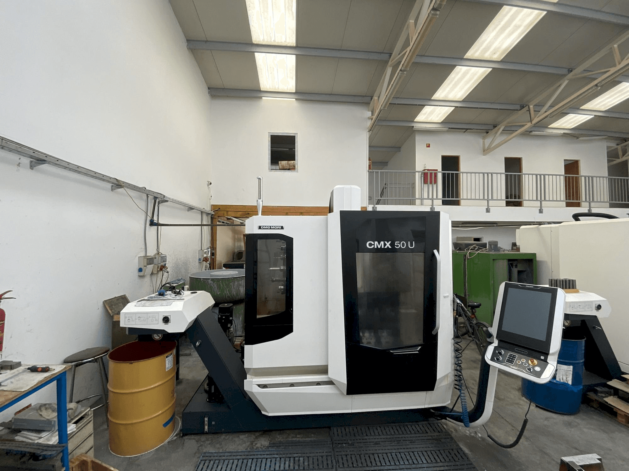 Prikaz stroja DMG MORI CMX 50 U sprijeda