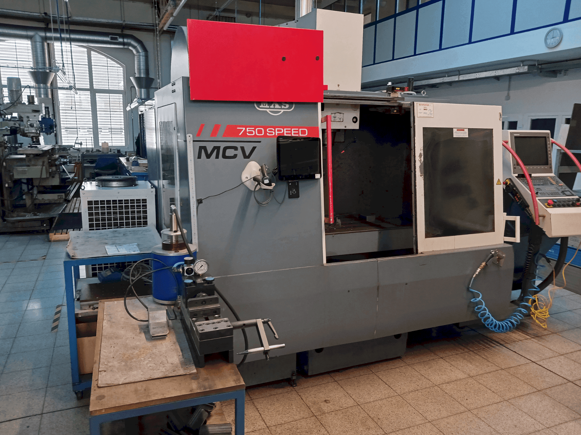 Prikaz stroja KOVOSVIT MAS MCV 750 Speed sprijeda