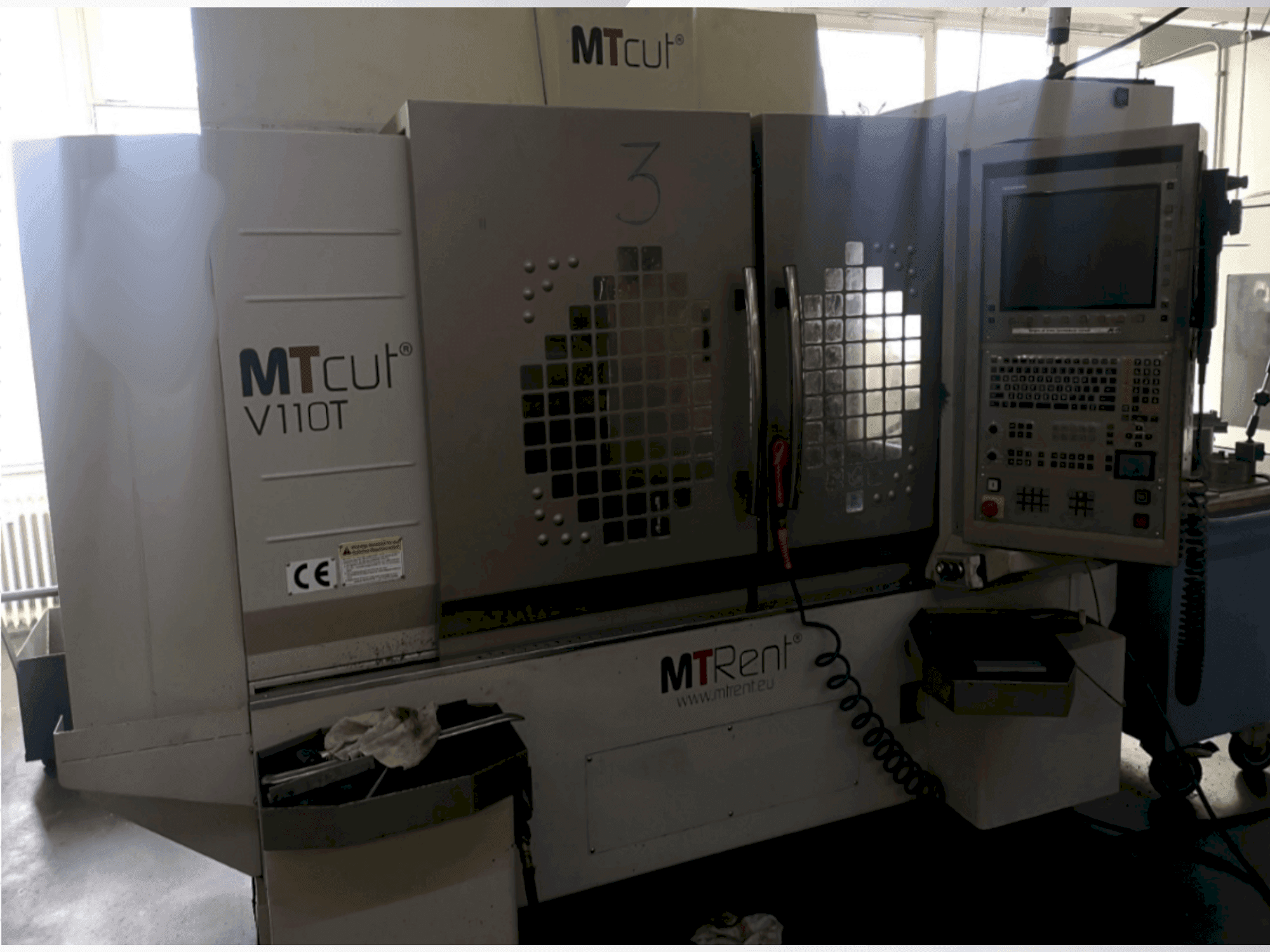 Prikaz stroja MTcut V110T sprijeda