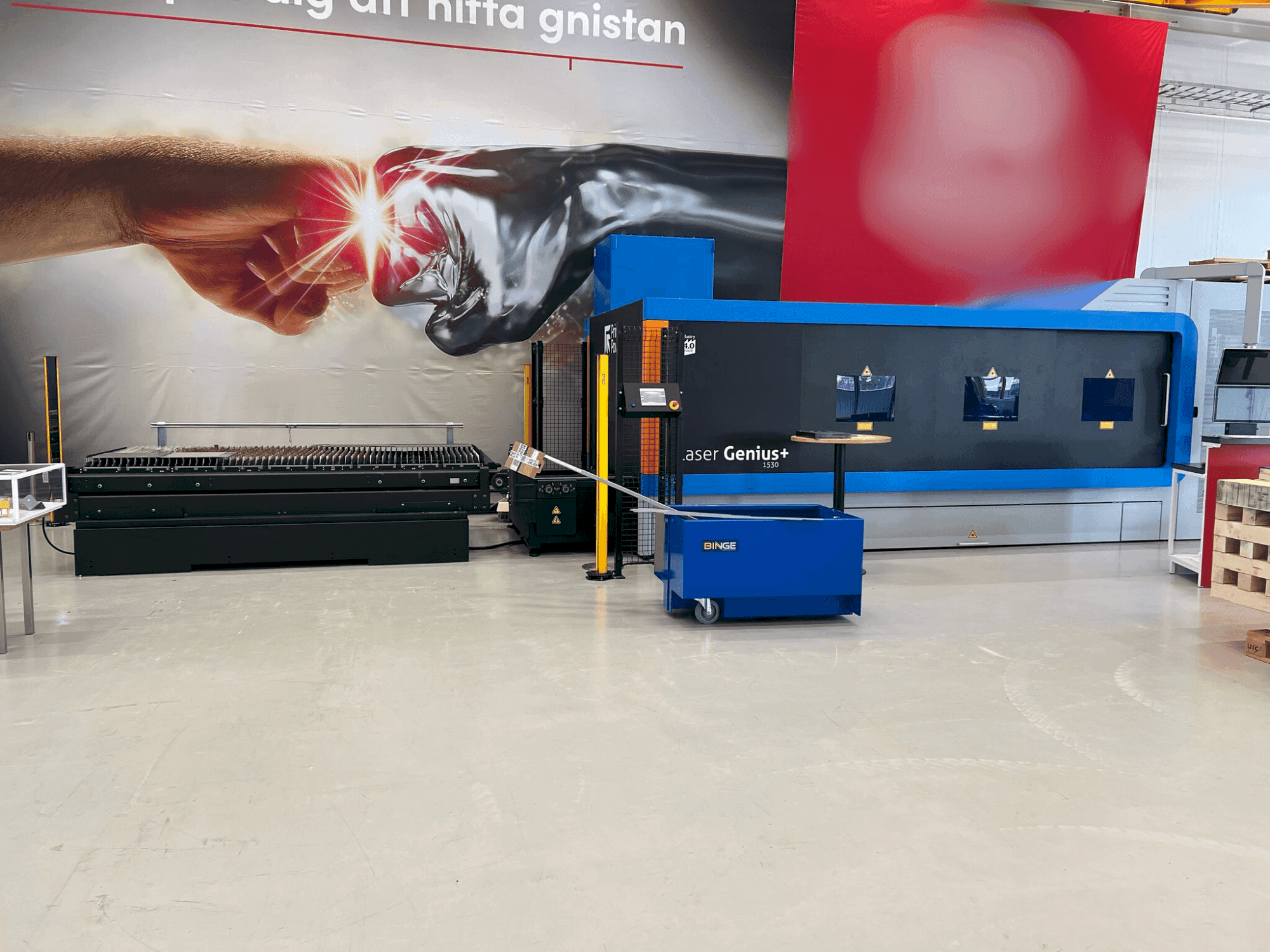 Prikaz stroja Prima Power Laser Genius + 1530 sprijeda