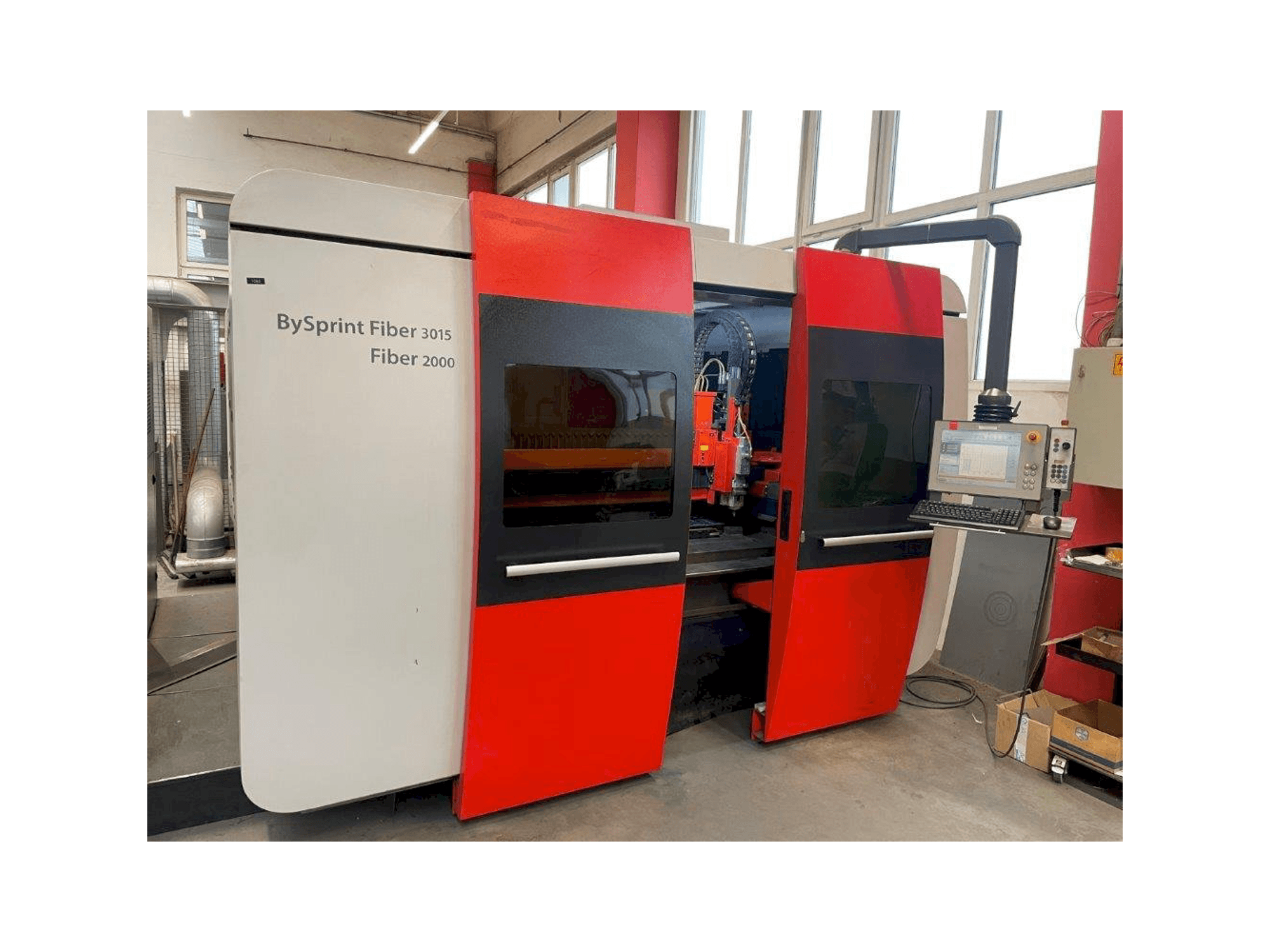 Prikaz lijeve strane stroja Bystronic BySprint Fiber 3015