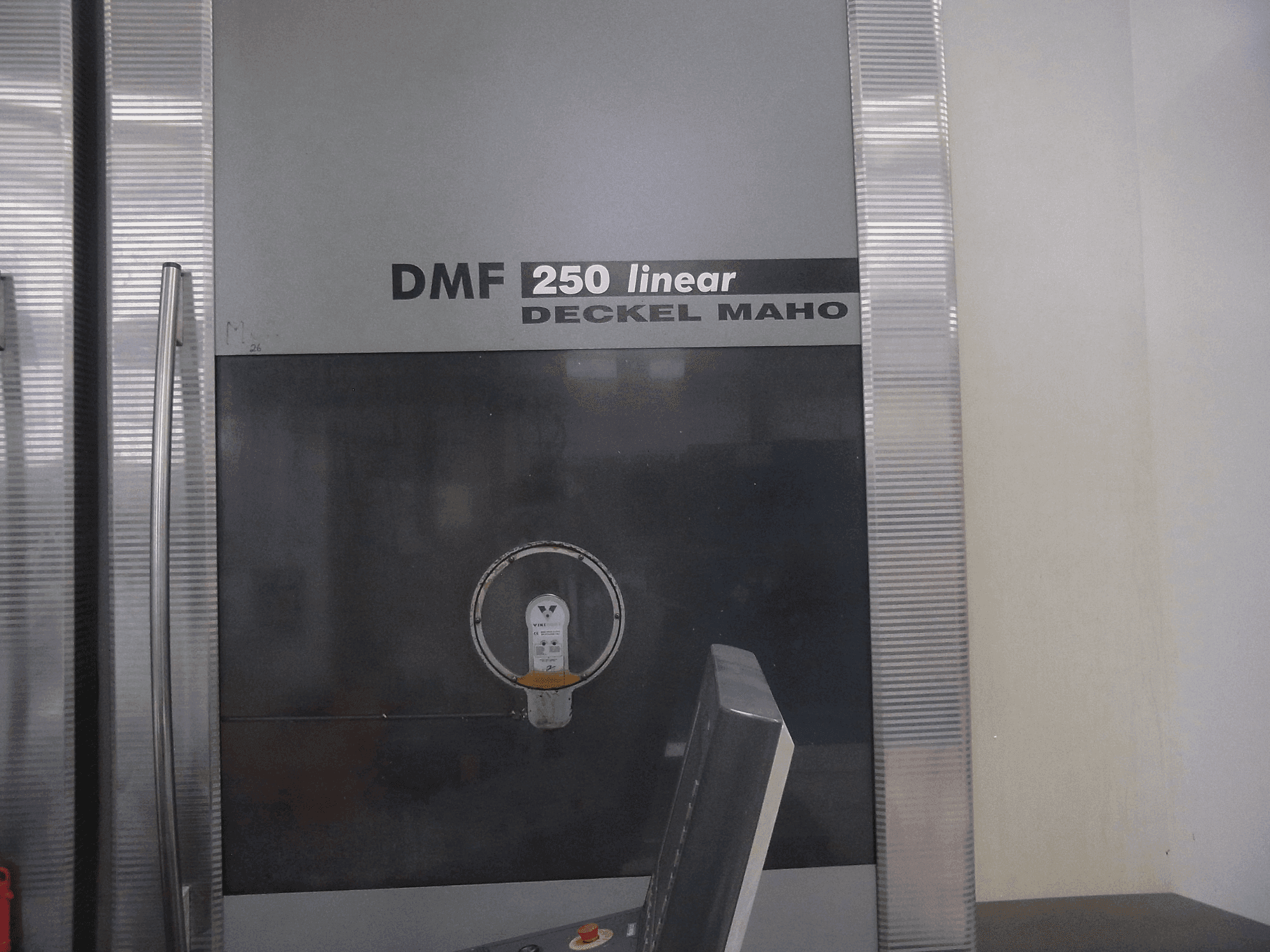 Prikaz stroja DECKEL MAHO DMF 250 linear zdesna