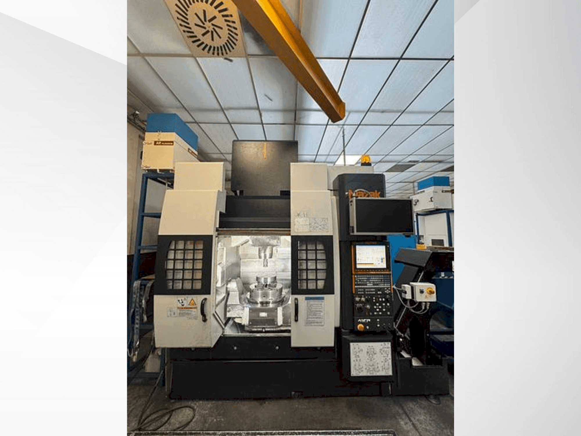 Prikaz stroja Mazak Variaxis 630-5X T sprijeda