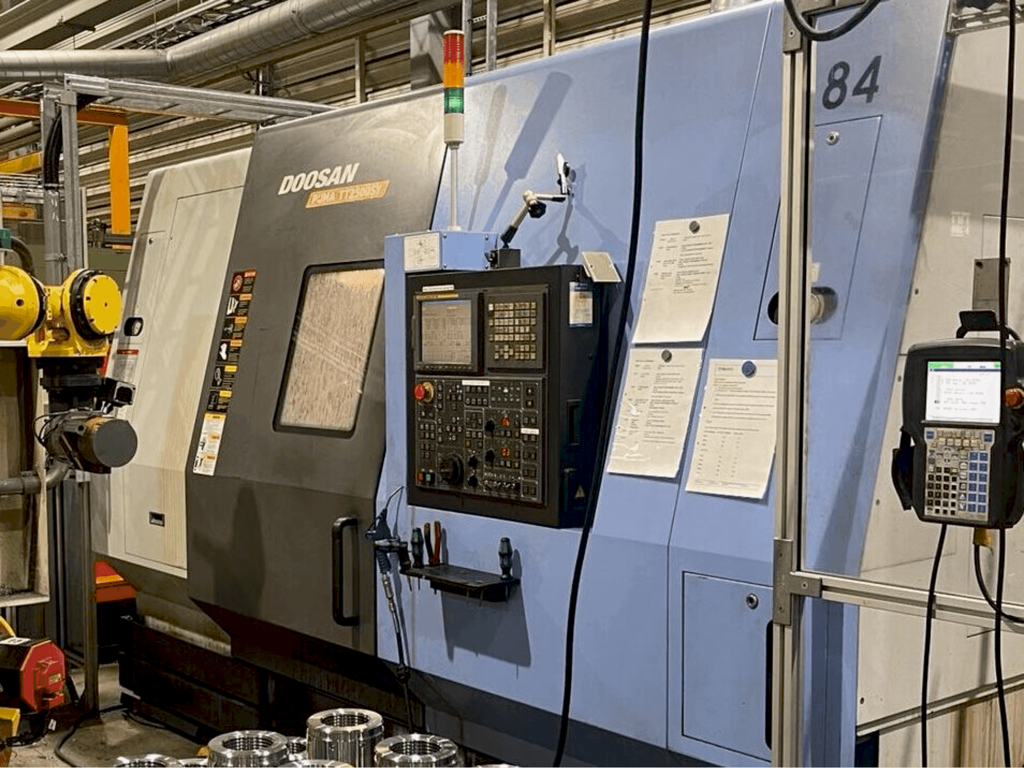 Prikaz stroja DOOSAN PUMA TT 2500 SY sprijeda