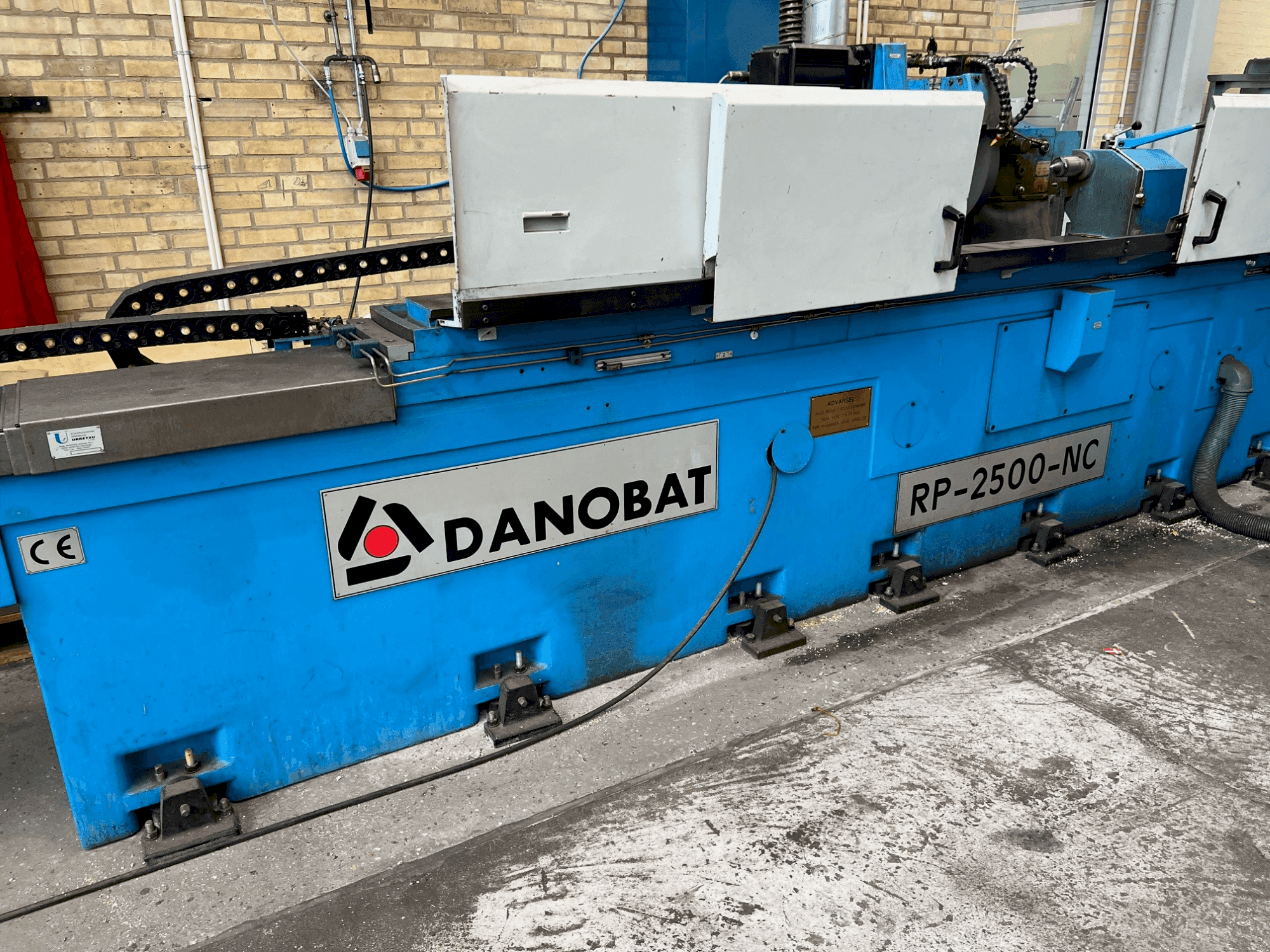 Prikaz stroja DANOBAT RP-2500-NC sprijeda