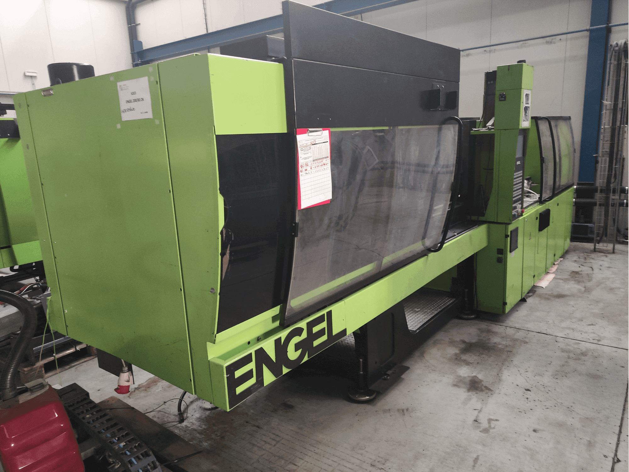 Prikaz stroja Engel Victory 750/200 Tech sprijeda