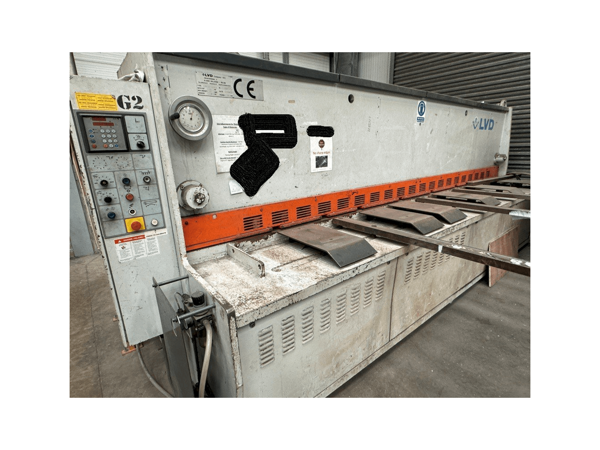 Prikaz stroja LVD HST-C 40/6 sprijeda