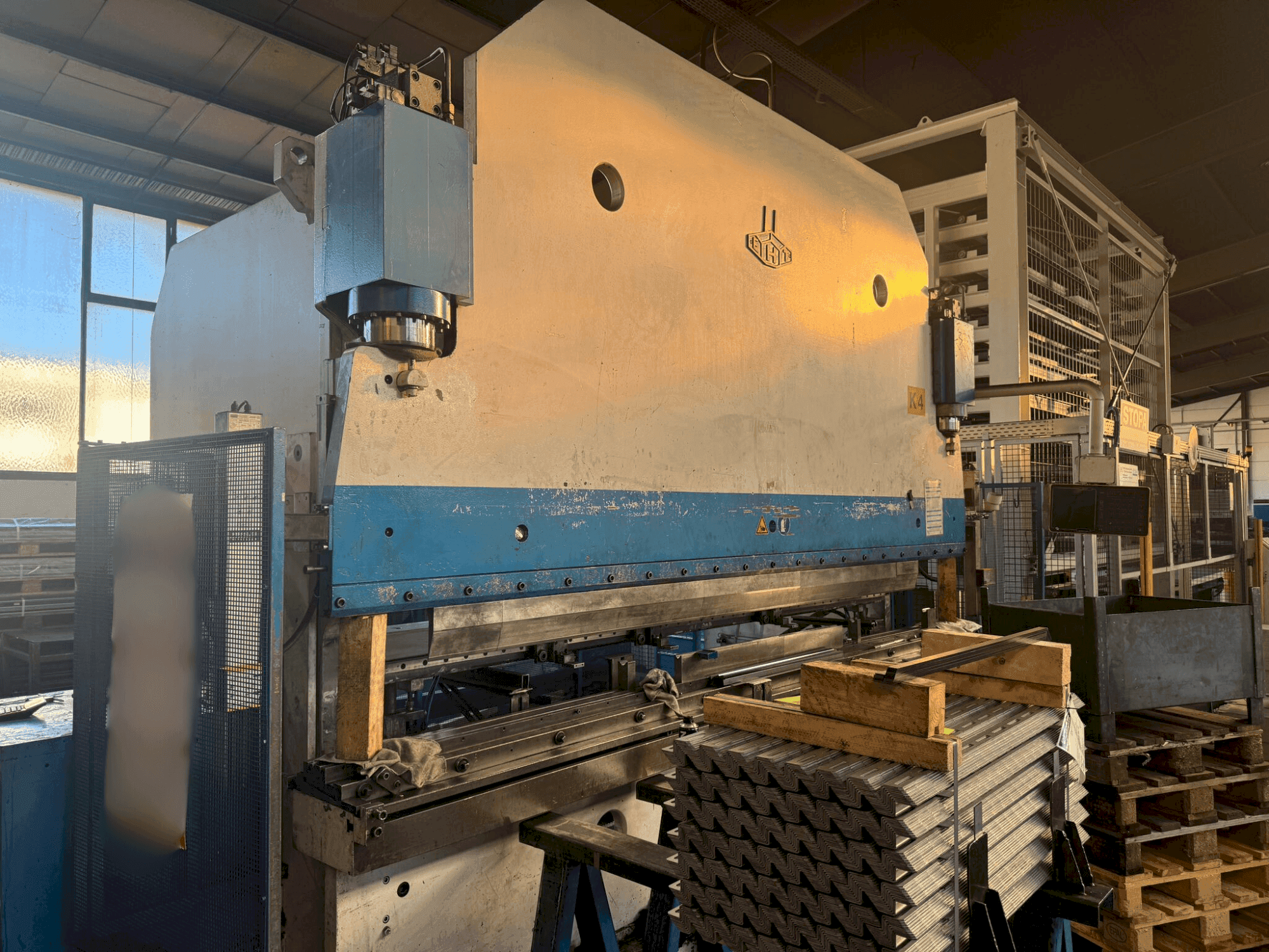 Prikaz stroja EHT EHPS 15-40 sprijeda