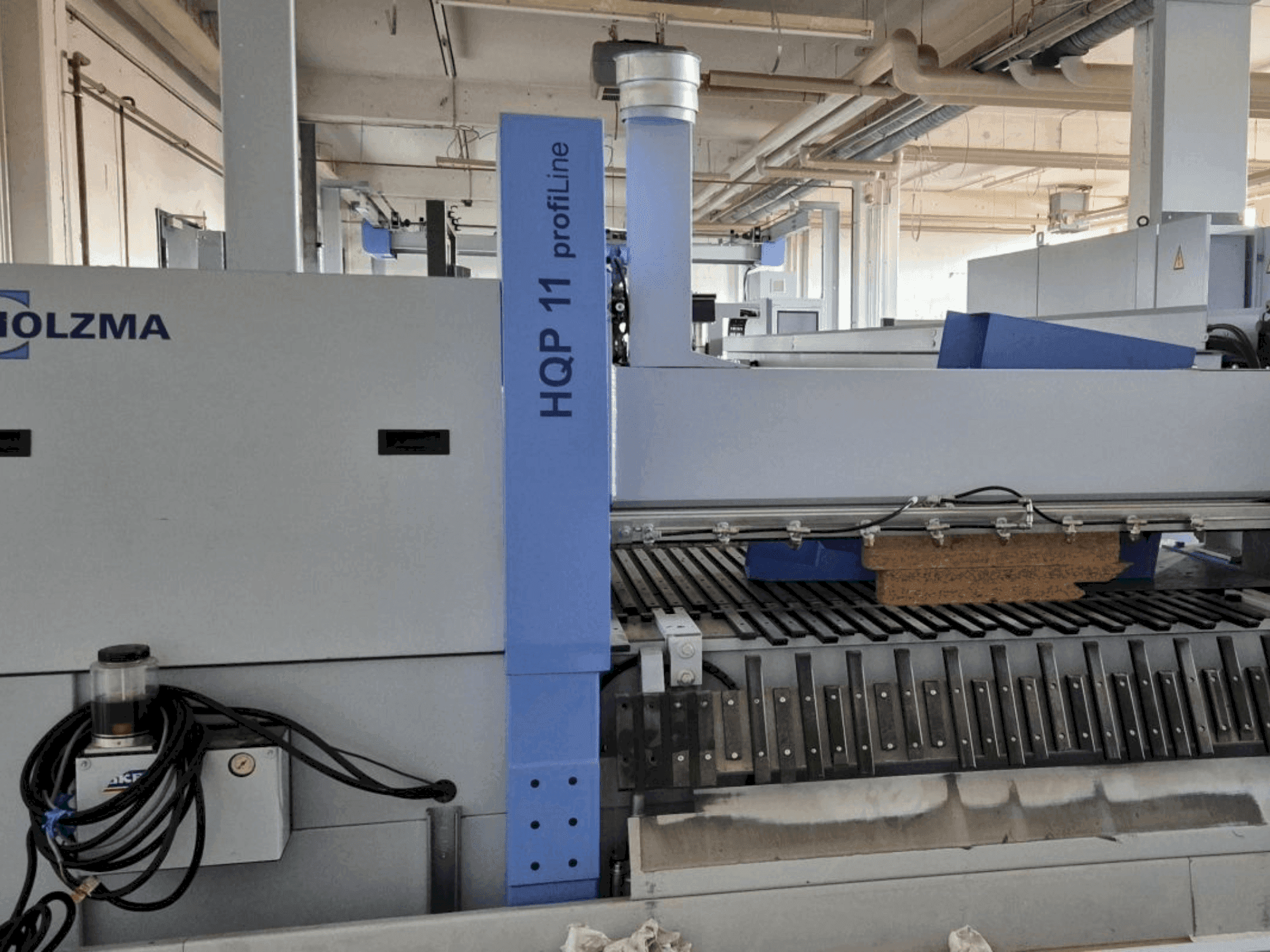 Prikaz stroja HOLZMA PROFI HQP 11/16/56/L/X sprijeda