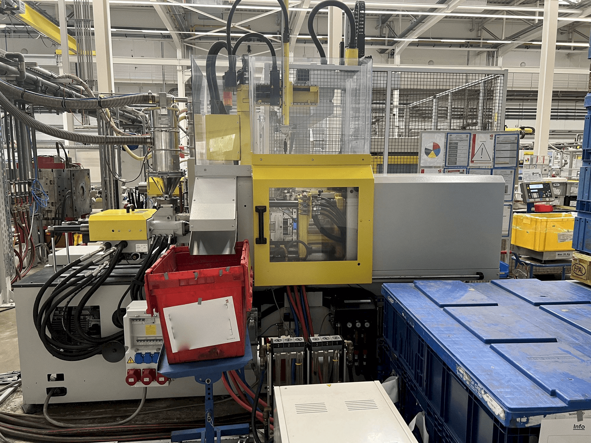 Prikaz stroja Arburg 270S 350 - 70 sprijeda