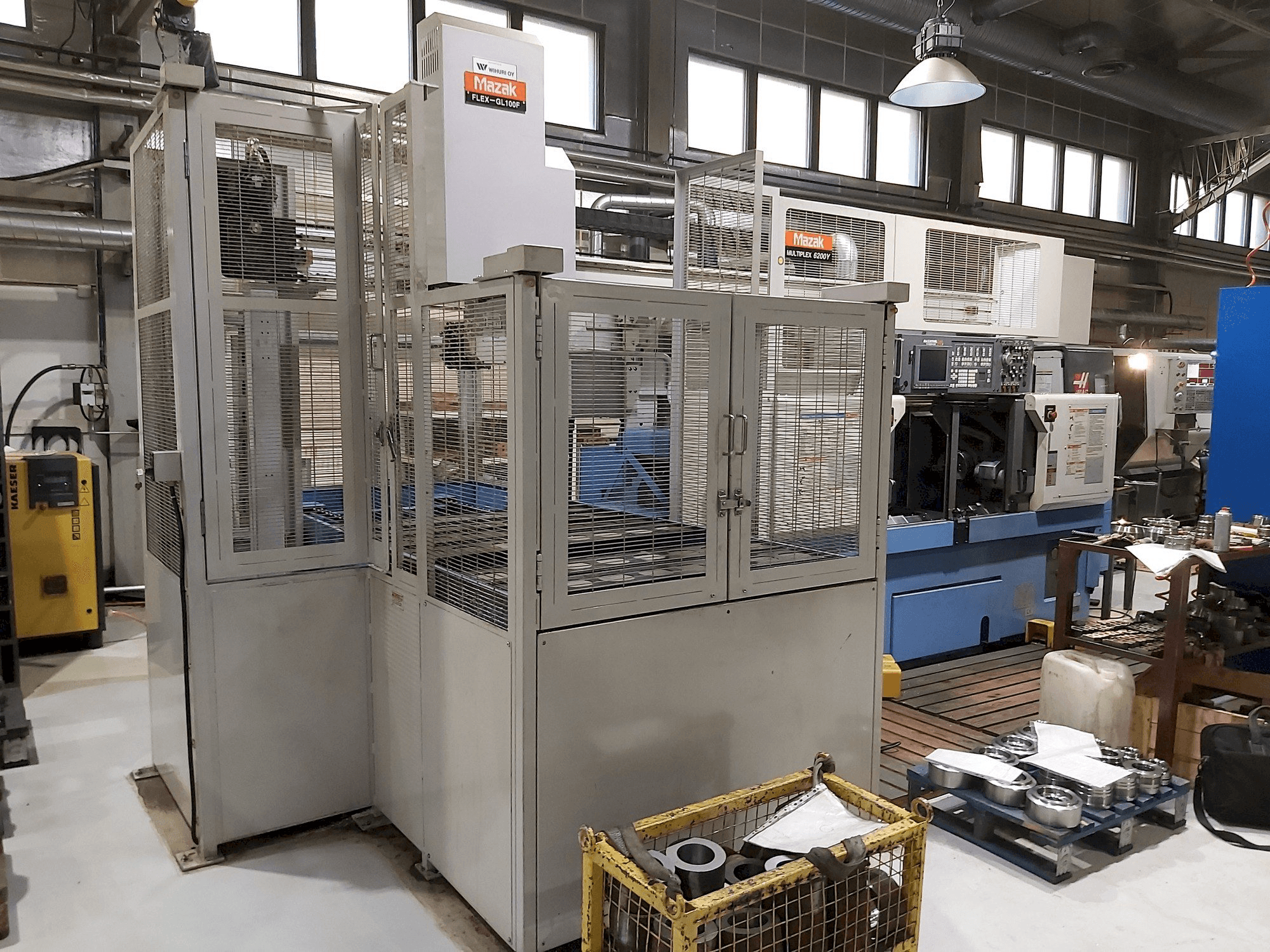 Prikaz stroja Mazak Multiplex 6200Y + Gantry robot sprijeda