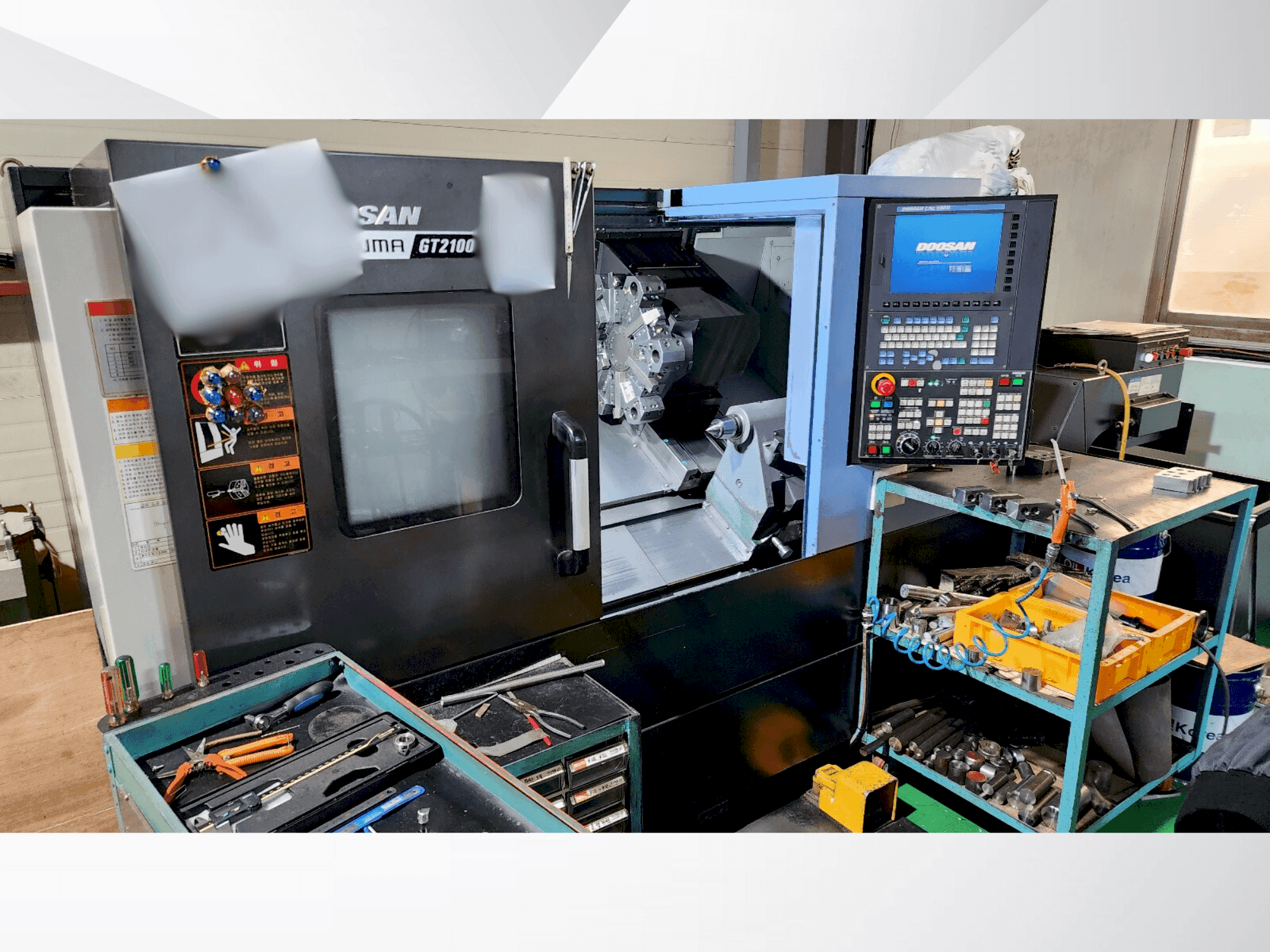 Prikaz stroja DOOSAN PUMA GT2100 sprijeda