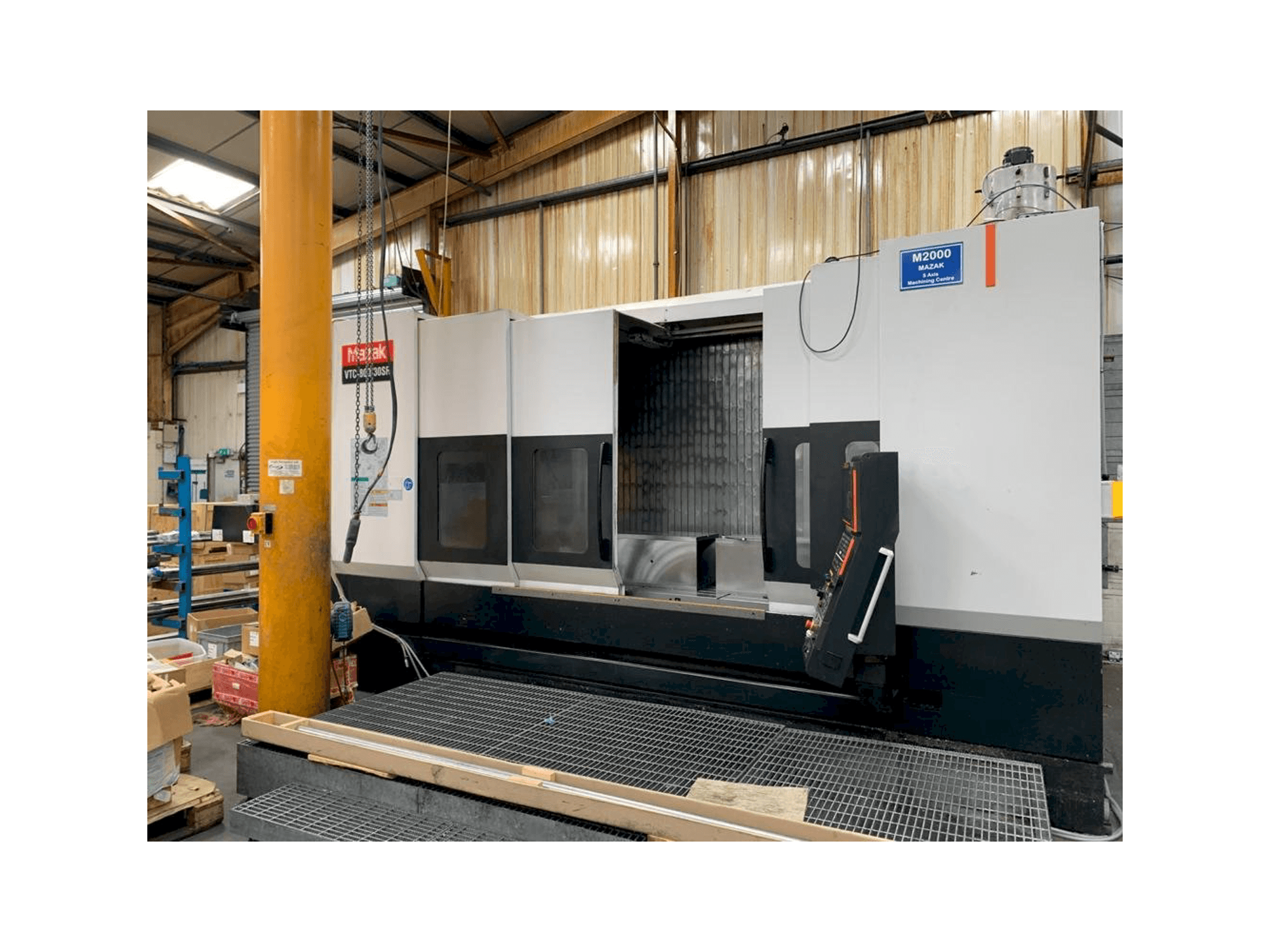 Prikaz stroja Mazak VTC-800/30SR sprijeda