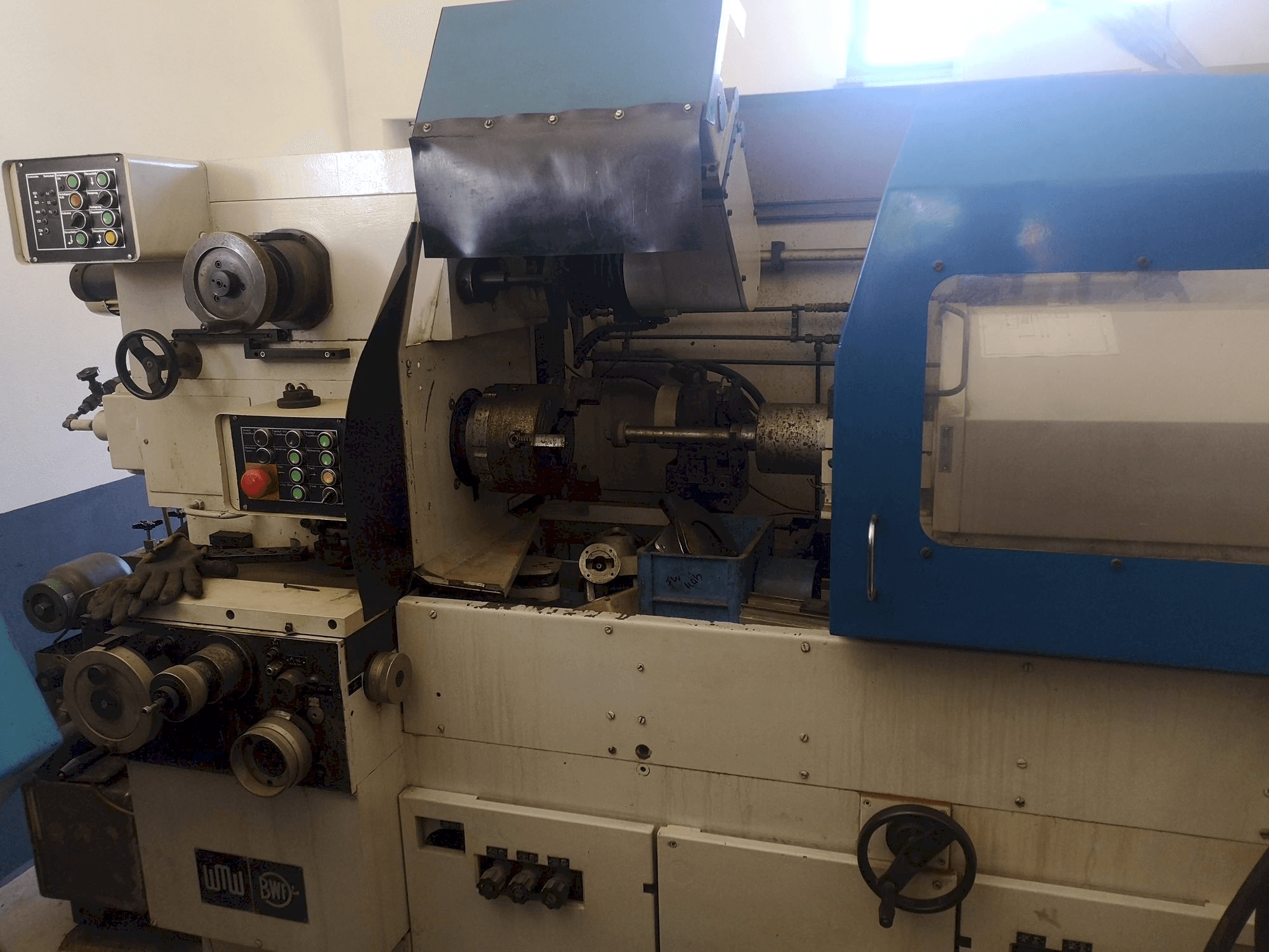 Prikaz stroja WMW SI4 sprijeda