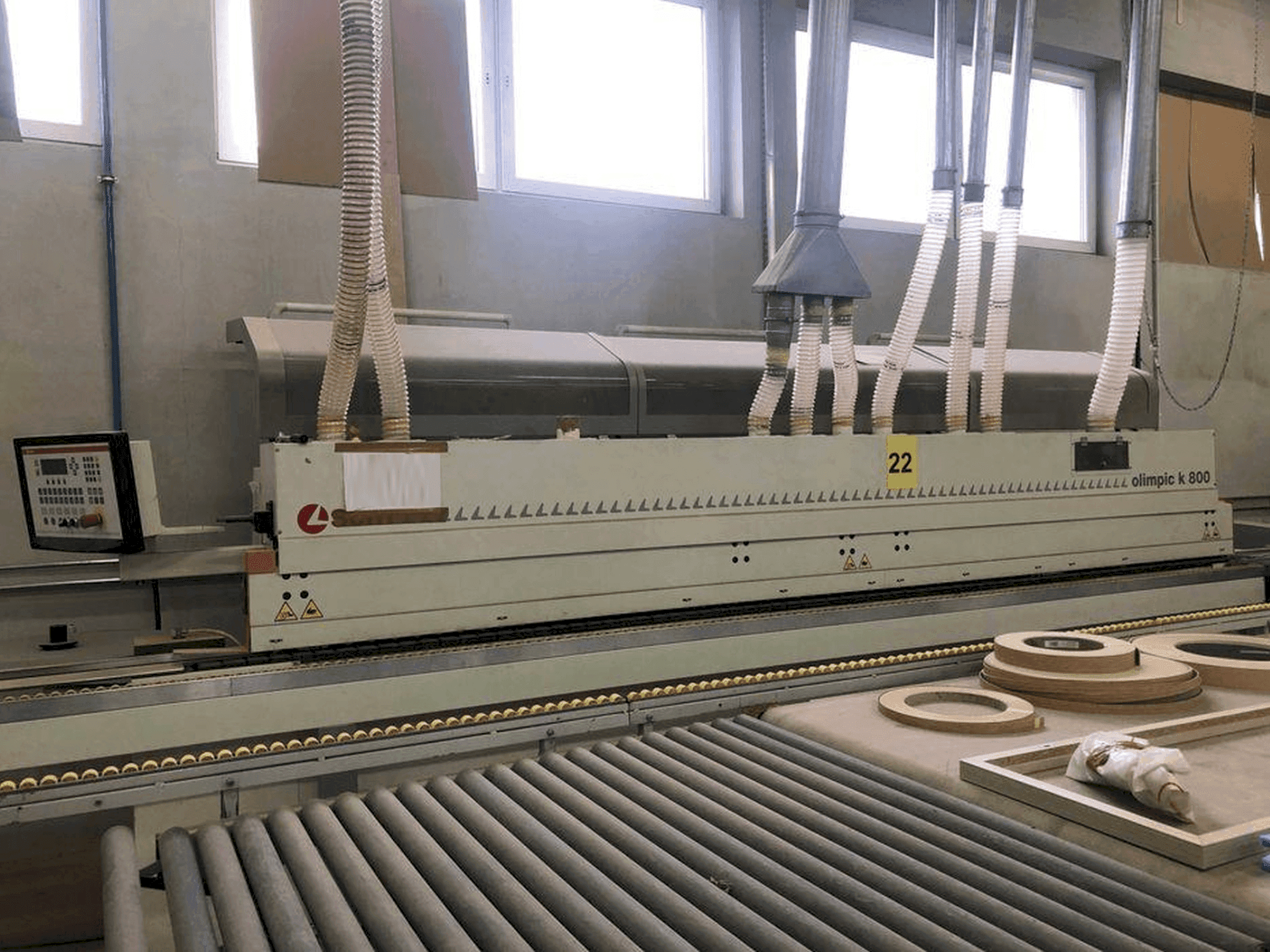 Prikaz stroja SCM Olimpic K800 sprijeda