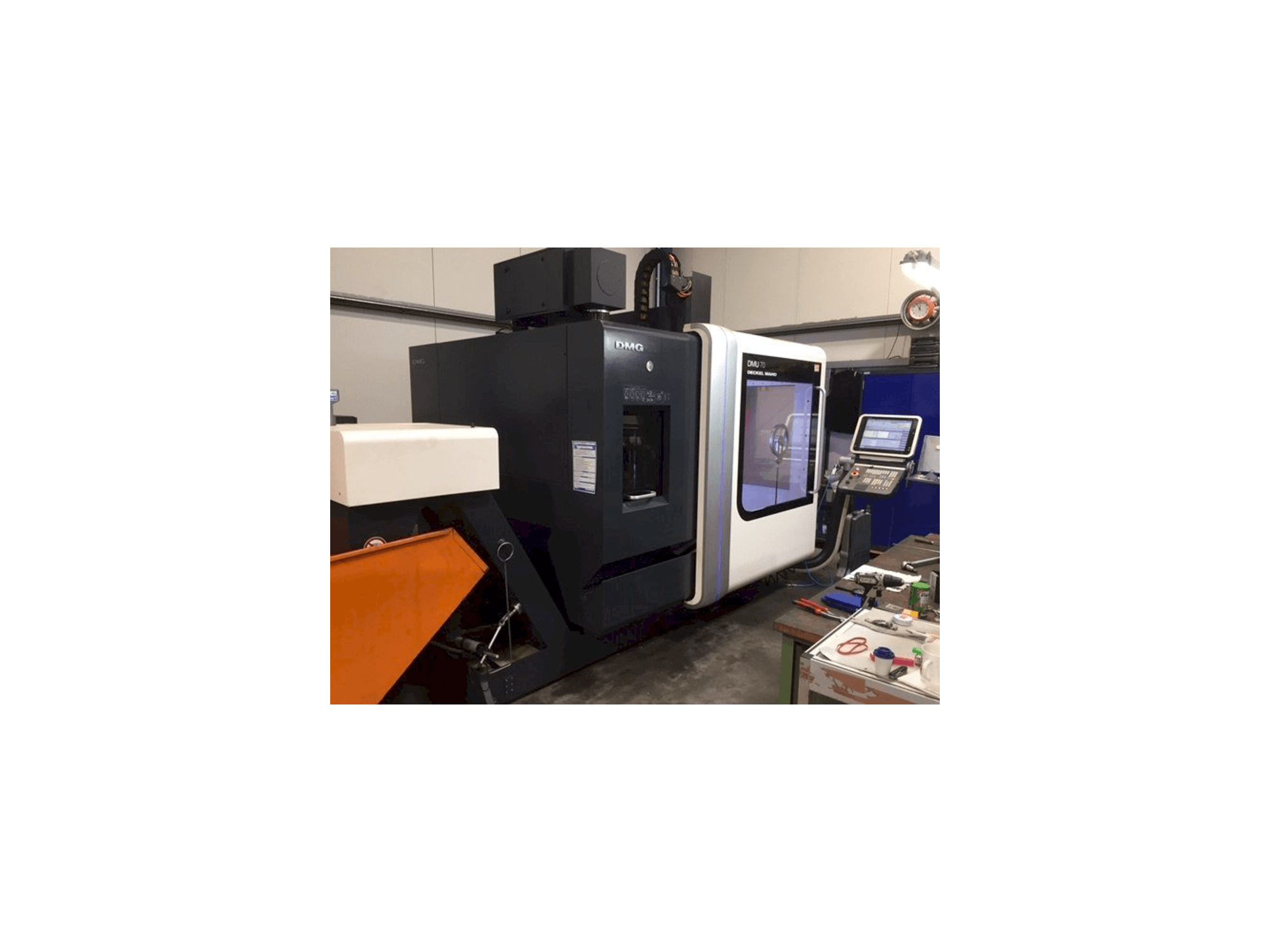 Prikaz stroja DECKEL MAHO DMU 70 sprijeda