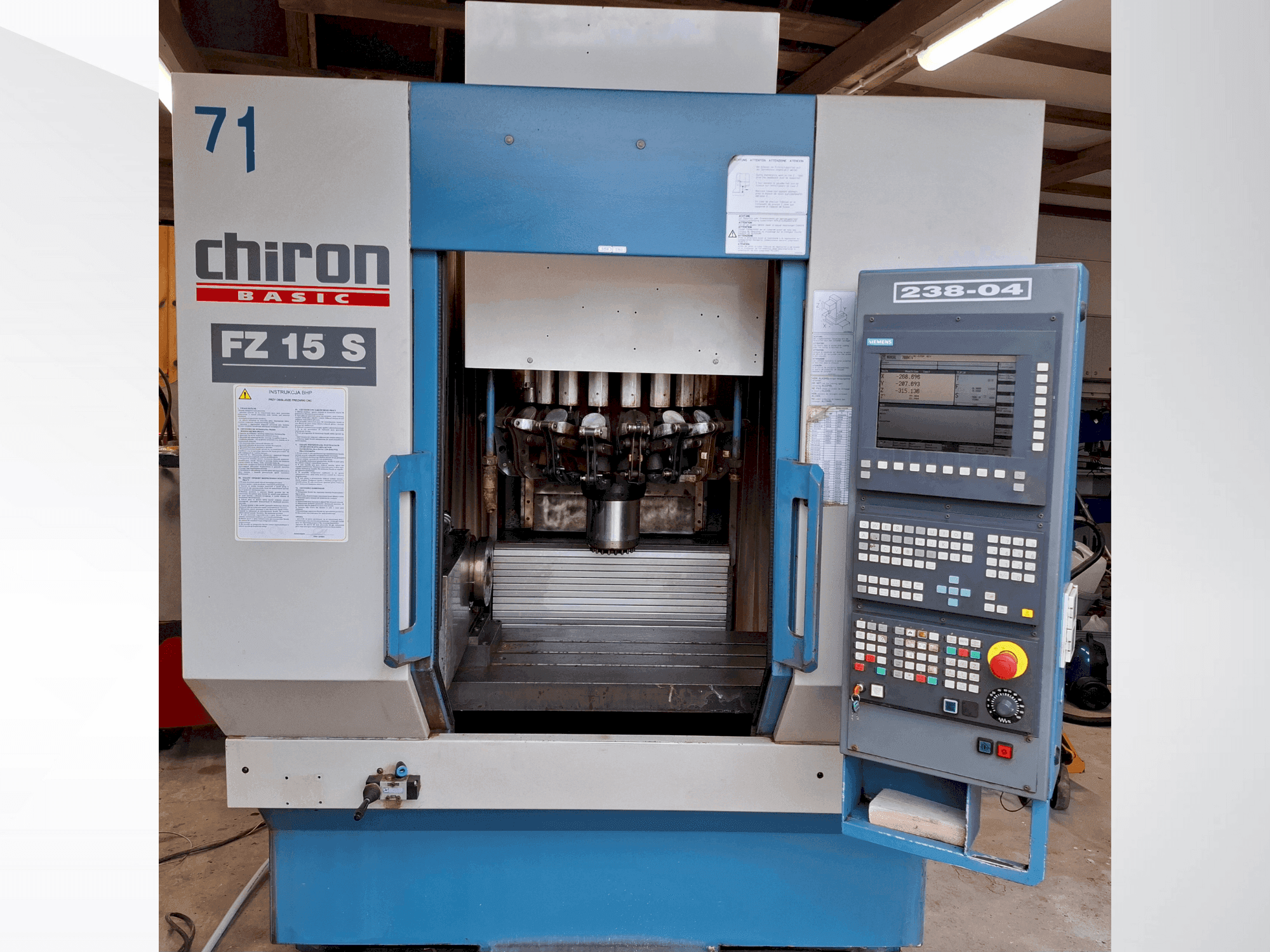 Prikaz stroja CHIRON FZ 15 S sprijeda