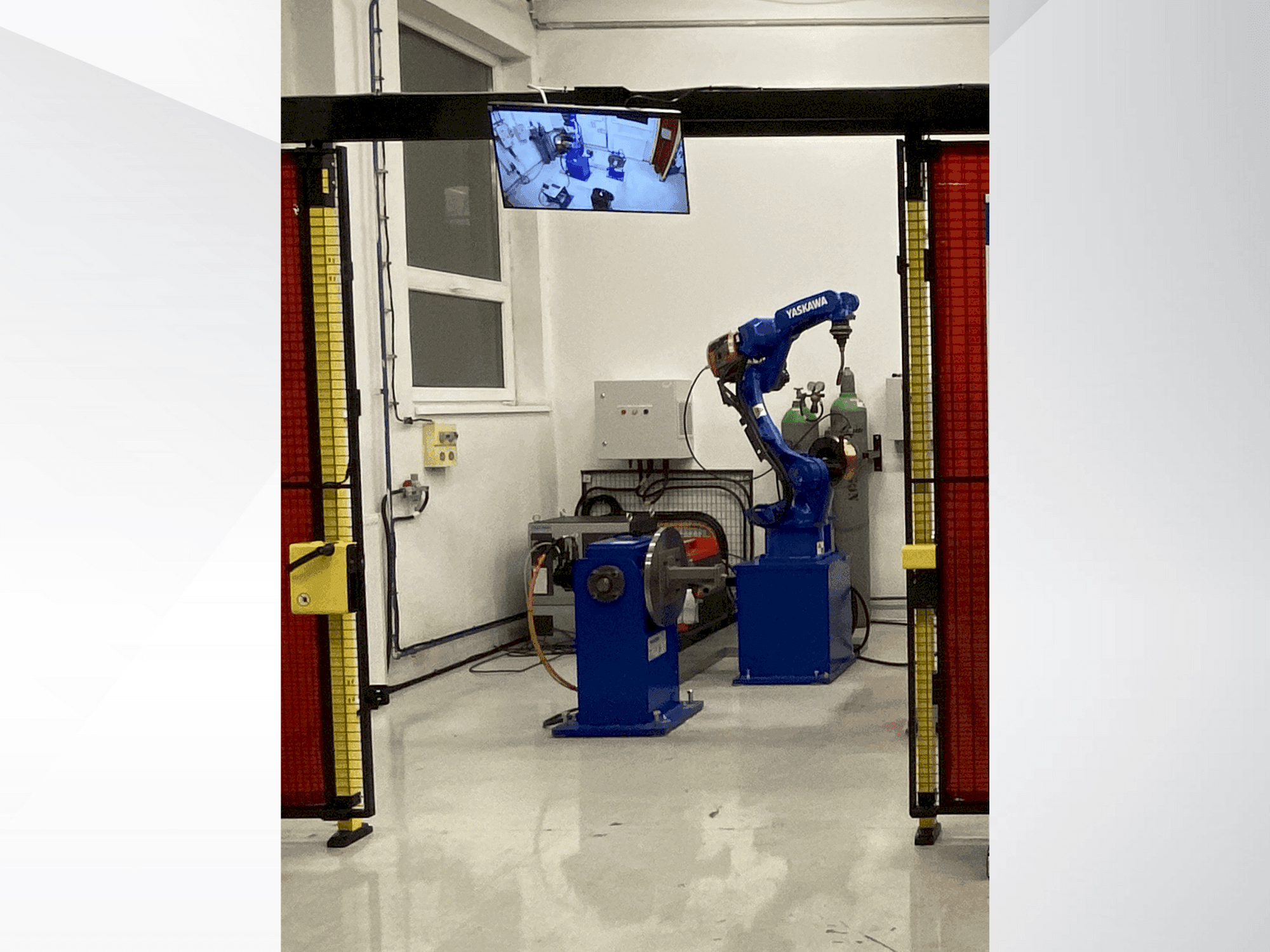 Prikaz stroja Yaskawa Motoman AR1440 sprijeda