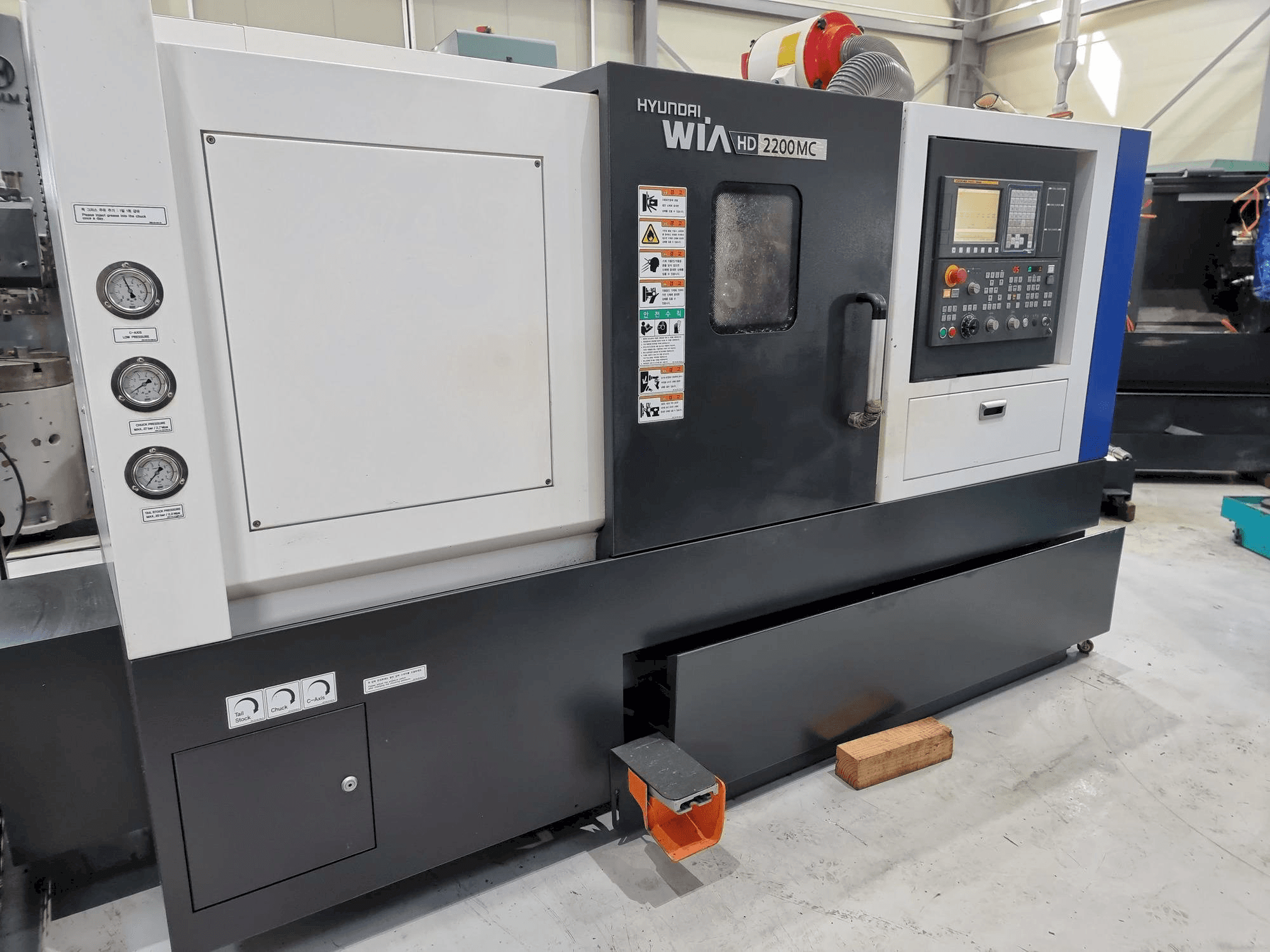 Prikaz stroja Hyundai Wia HD 2200 MC sprijeda