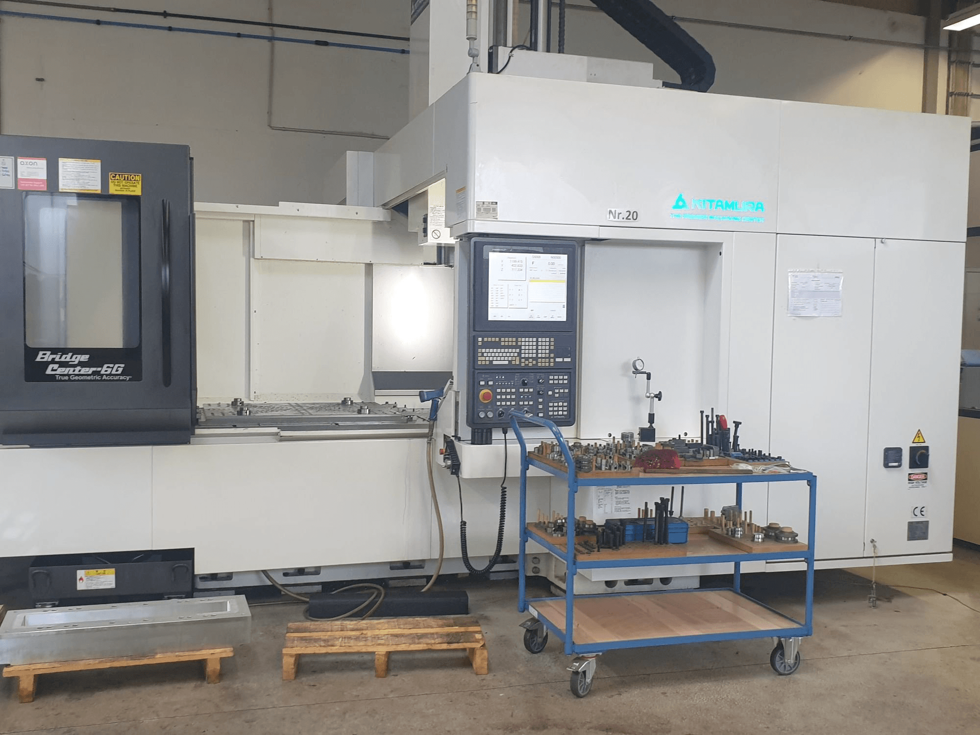 Prikaz stroja Kitamura Bridge Center 6G sprijeda