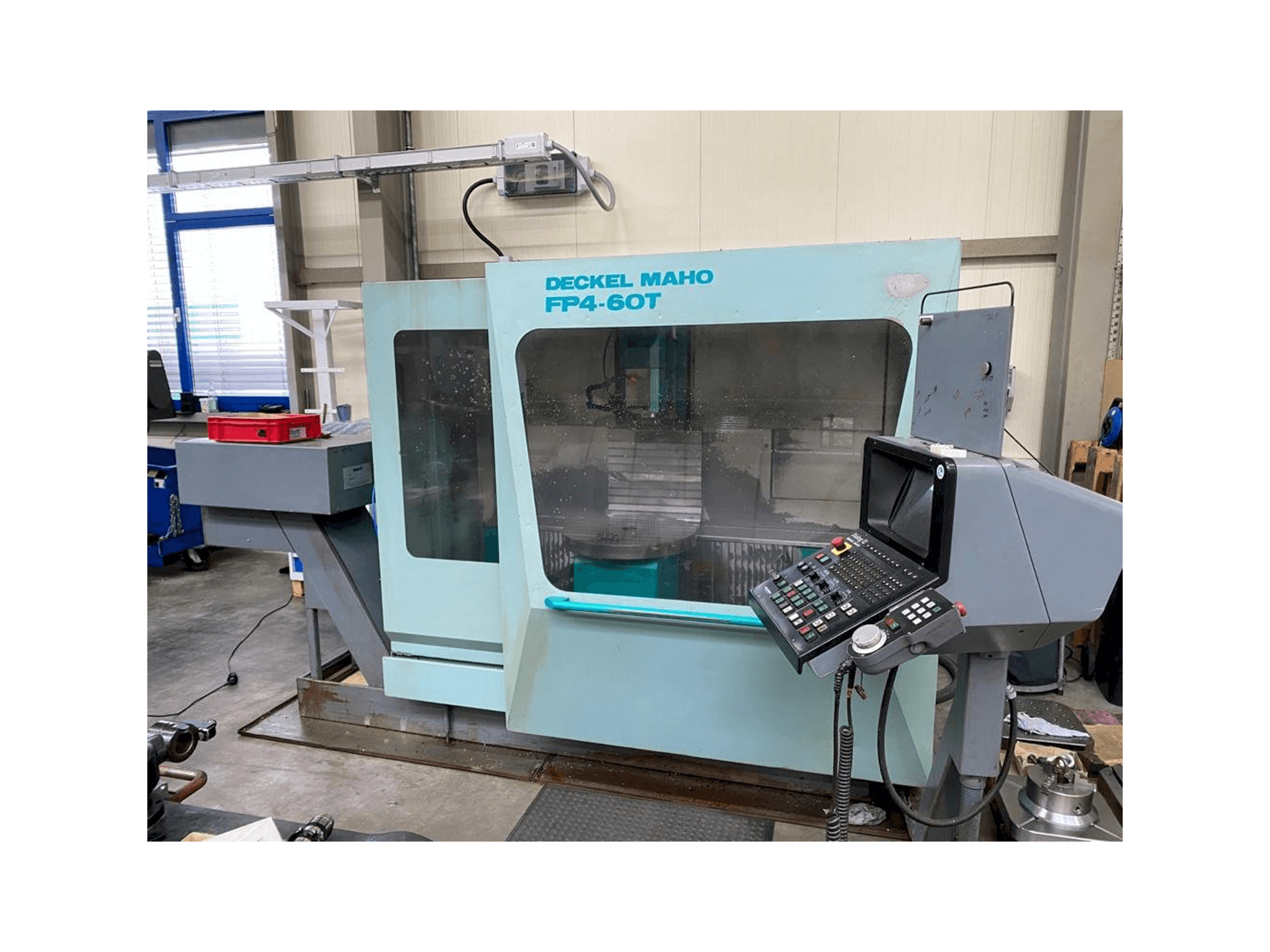 Prikaz stroja DECKEL MAHO FP4-60 T sprijeda