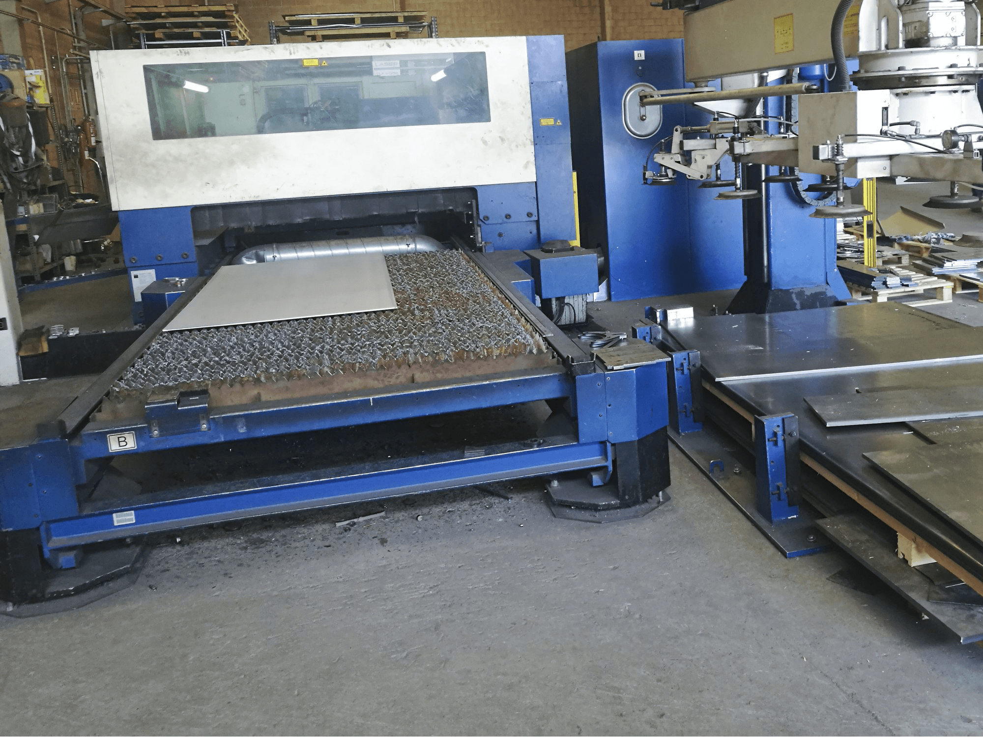 Prikaz stroja Trumpf Trumatic L3050 sprijeda