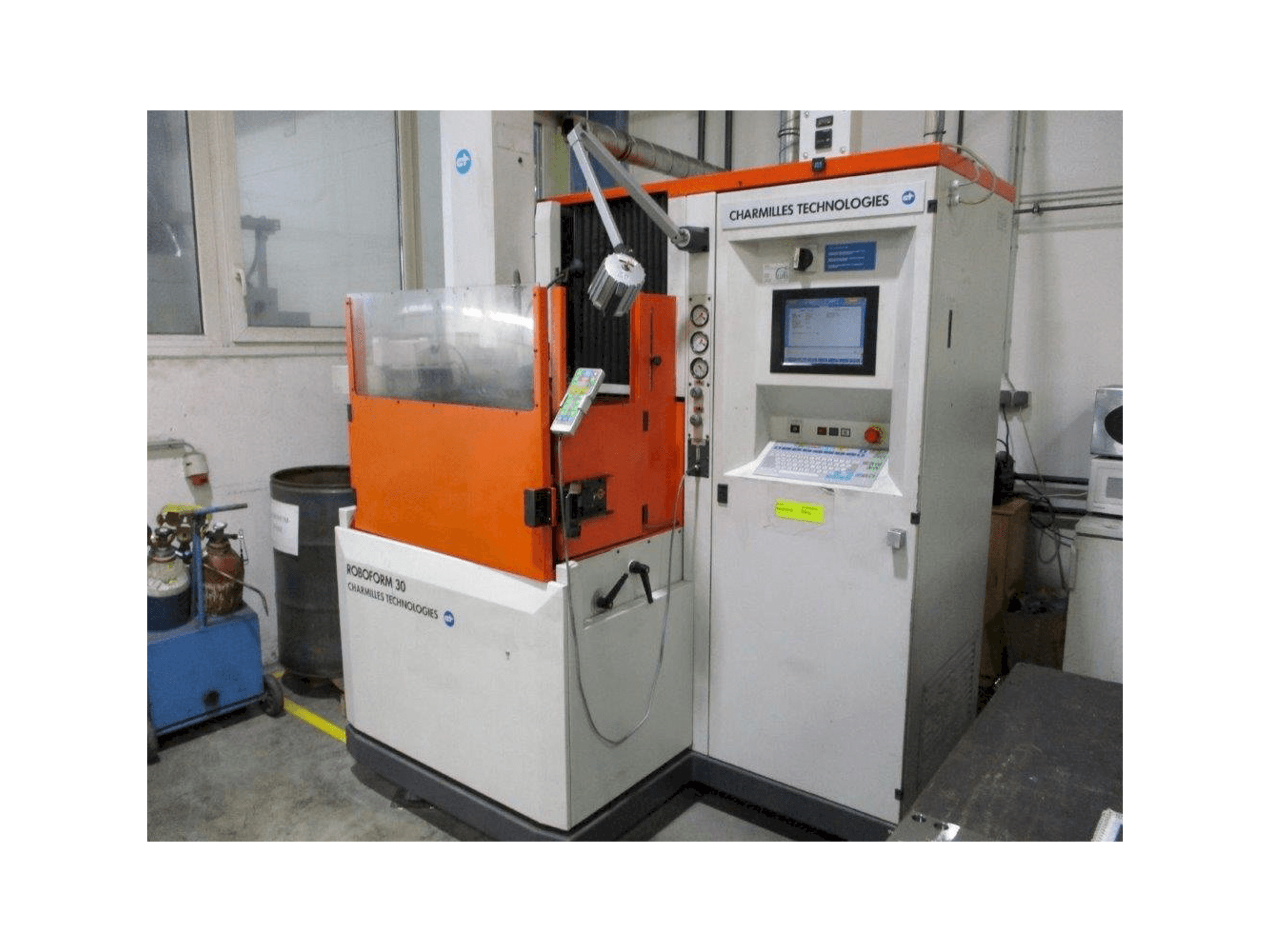 Prikaz stroja CHARMILLES Roboform 30 sprijeda