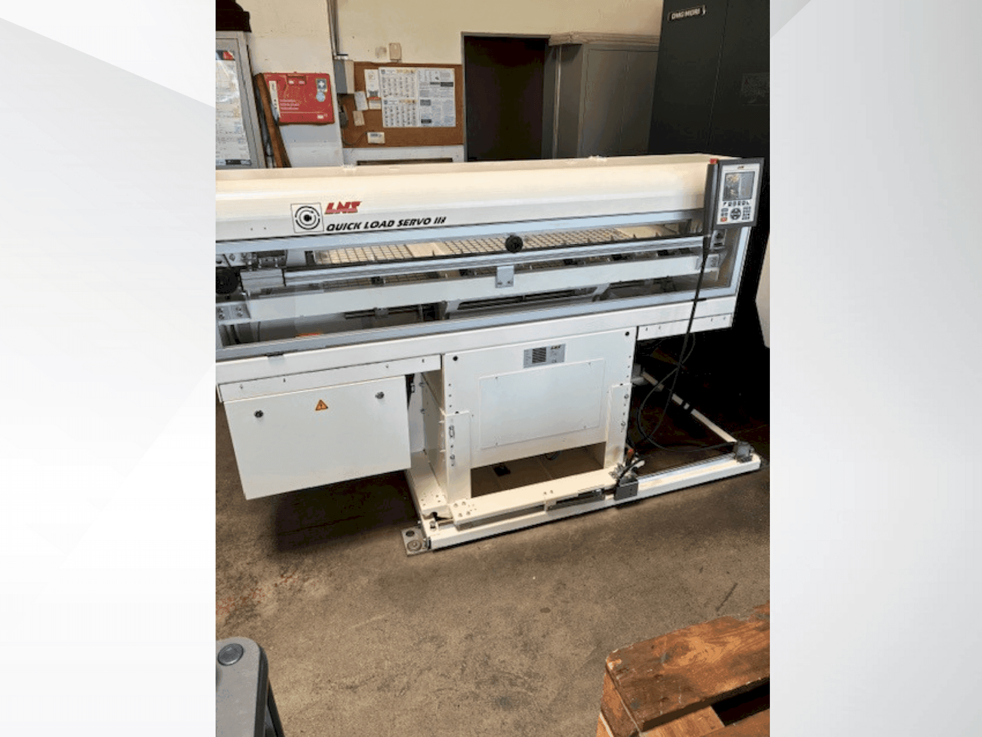 Prikaz stroja LNS Quick Load Servo 3 sprijeda