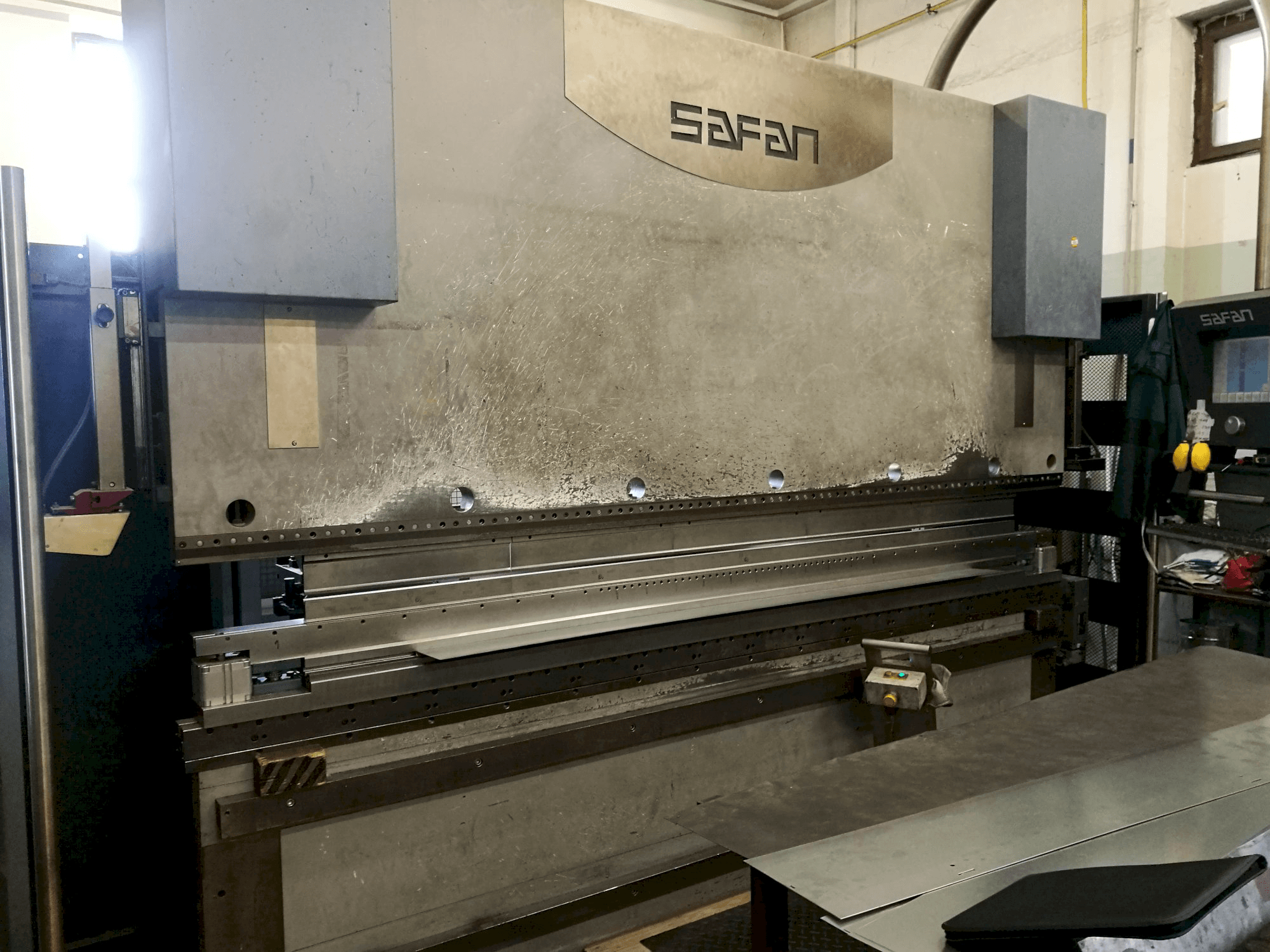 Prikaz stroja Safan CNCL-K 120-3100 TS1 slijeva