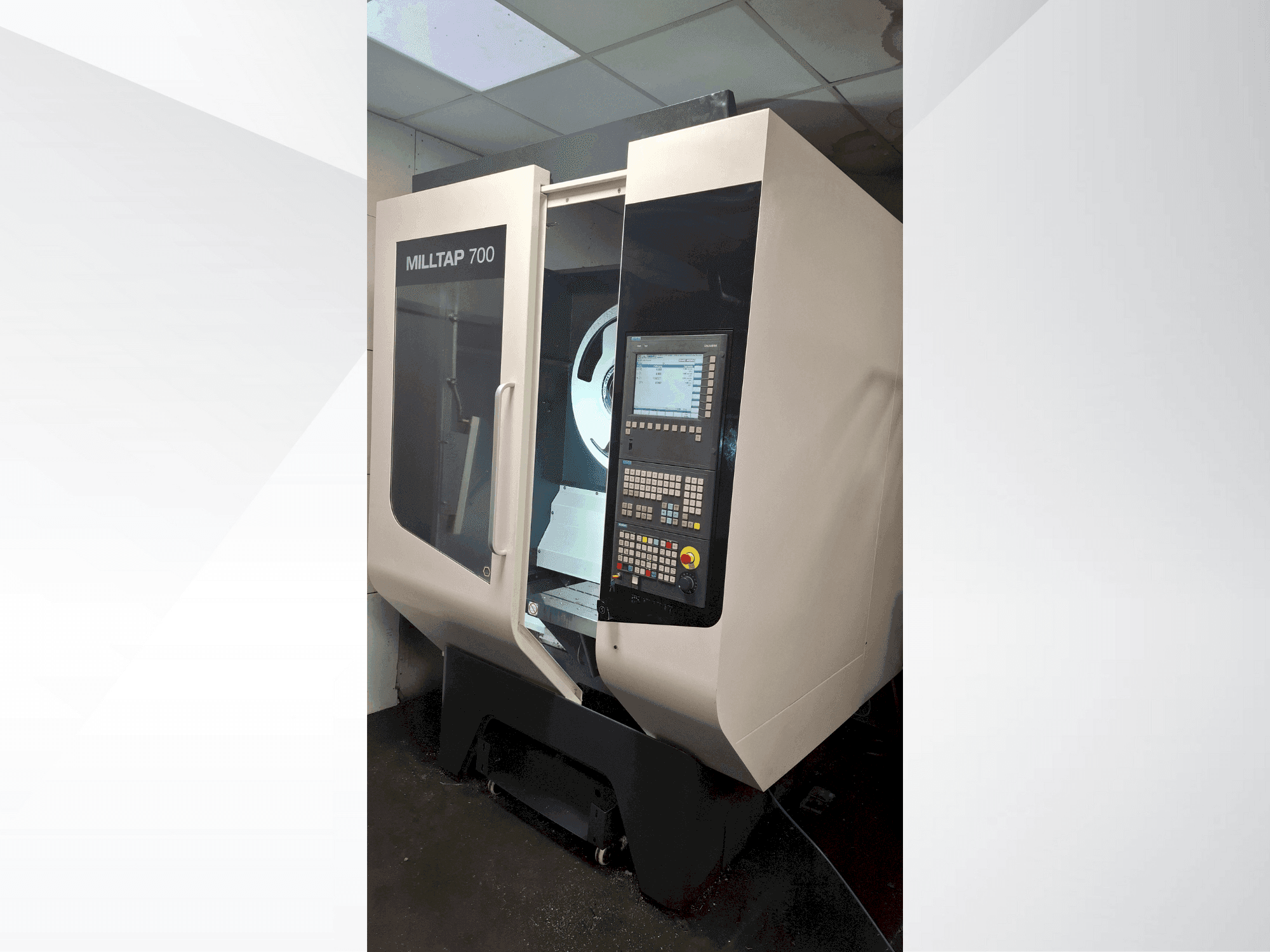 Prikaz stroja DMG MORI MILLTAP 700 sprijeda