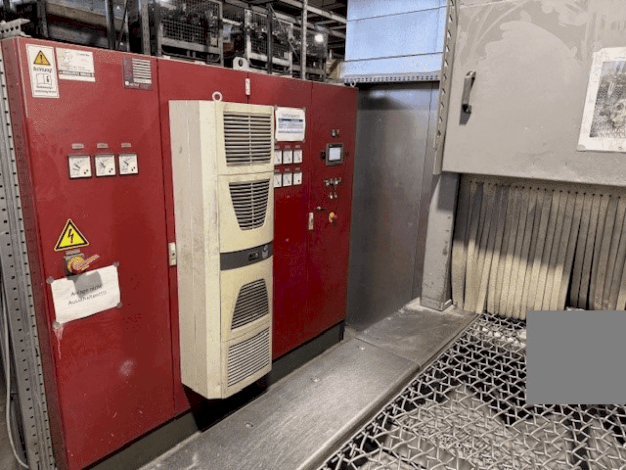 Prikaz stroja AGTOS blasting system sprijeda