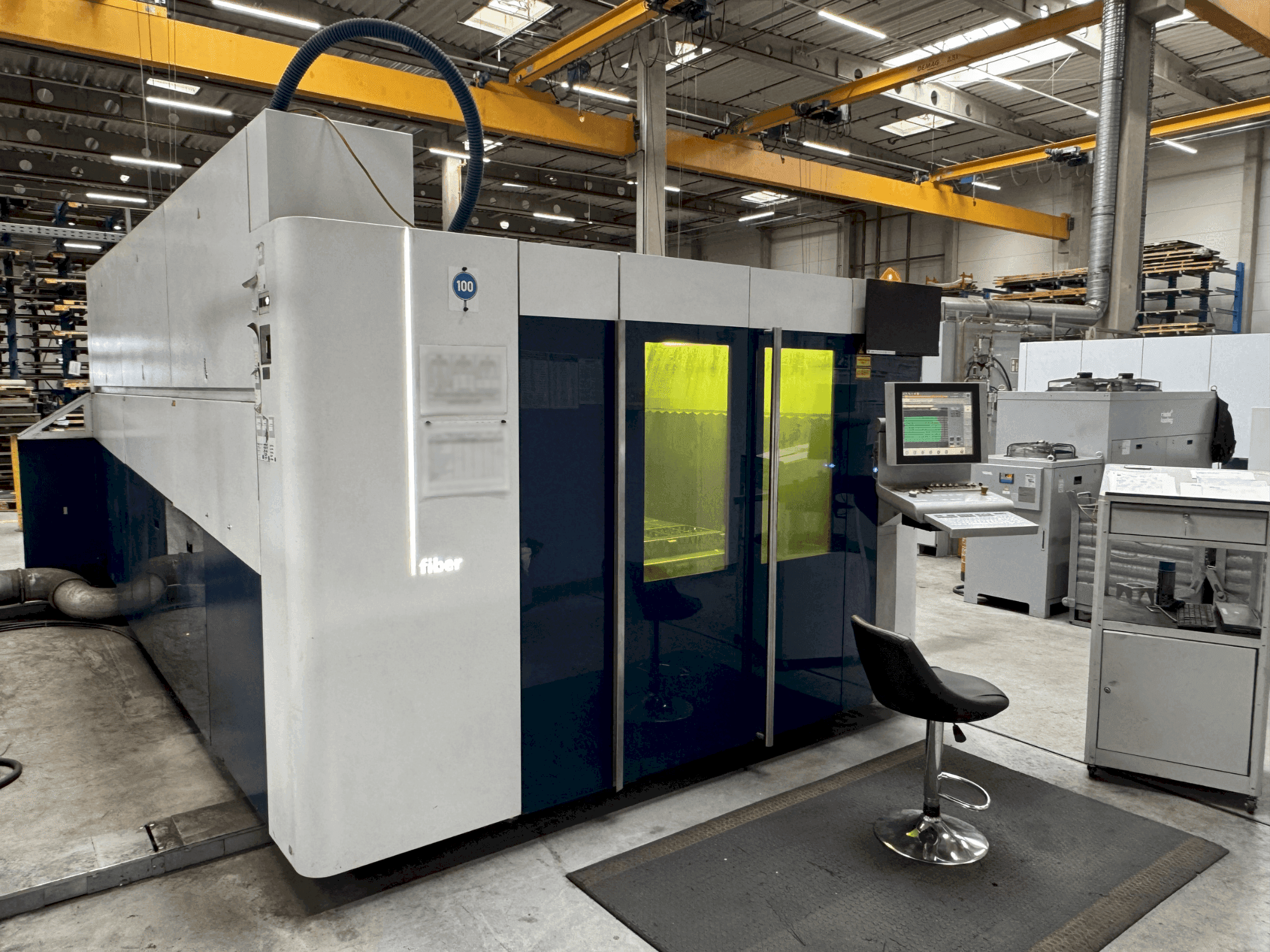 Prikaz stroja TRUMPF TruLaser 5030 Fiber sprijeda
