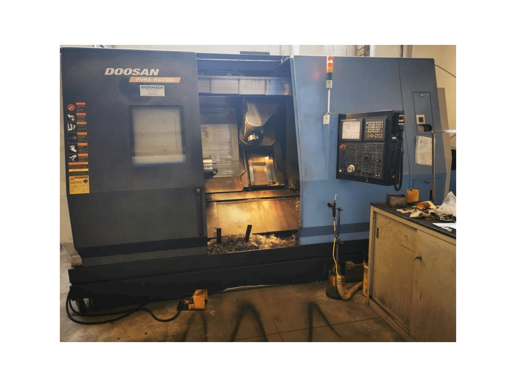 Prikaz stroja Doosan Puma MX 2500 sprijeda