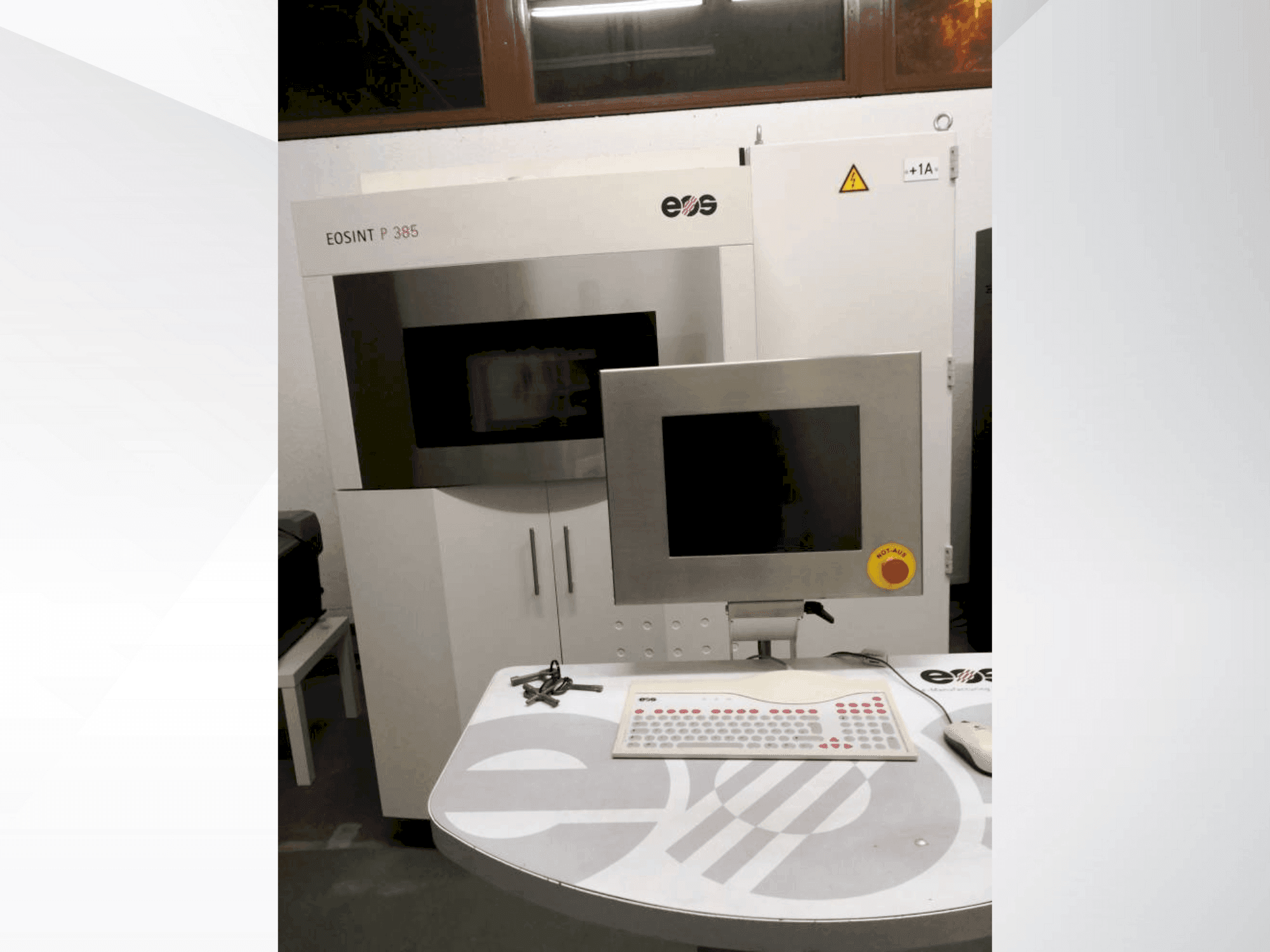 Prikaz stroja EOS SLS P-385 sprijeda