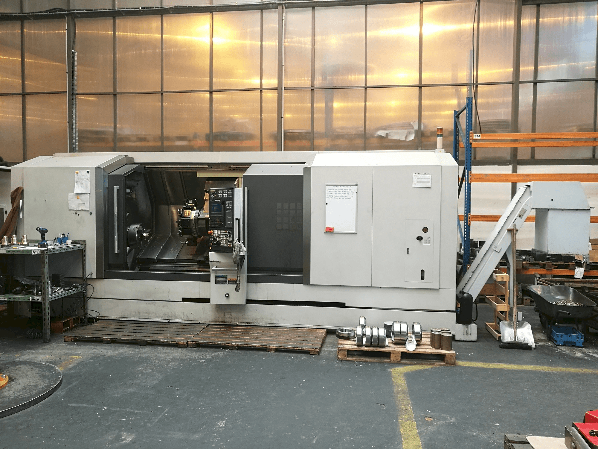 Prikaz stroja MORI SEIKI NL 3000 SY/2000 sprijeda