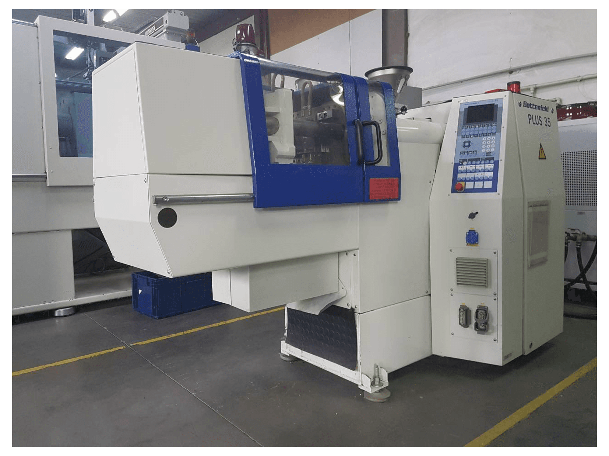 Prikaz stroja Battenfeld PLUS 35/75 sprijeda